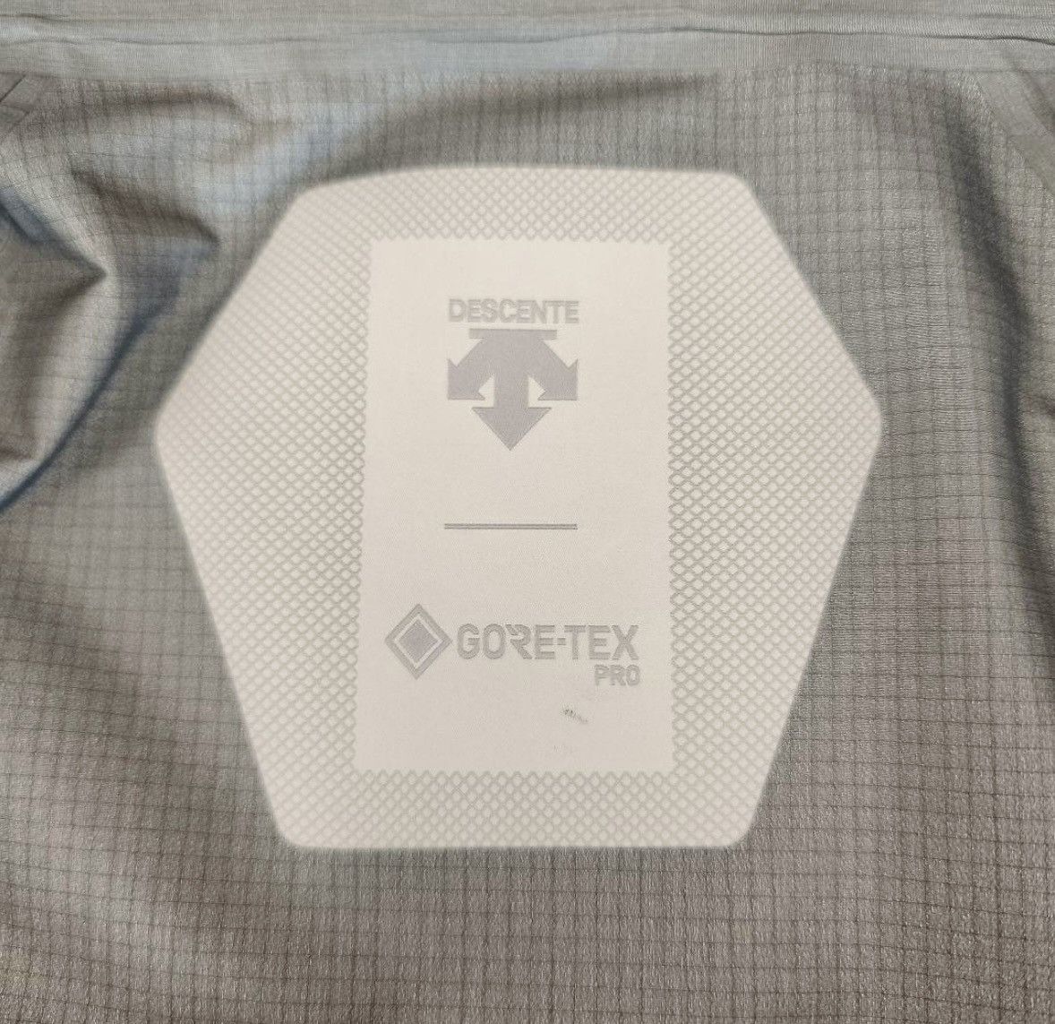 Descente DESCENTE ALLTERRAIN GORE-TEX PRO Hard Shell Coat Grey L Size US L / EU 52-54 / 3 - 4 Thumbnail