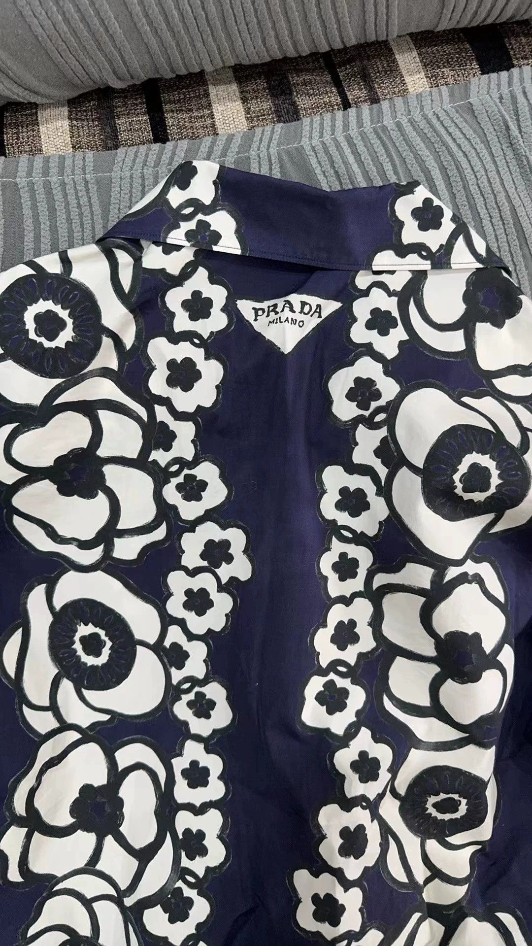 Prada Prada New Authentic Men's Shirt Size US L / EU 52-54 / 3 - 3 Thumbnail