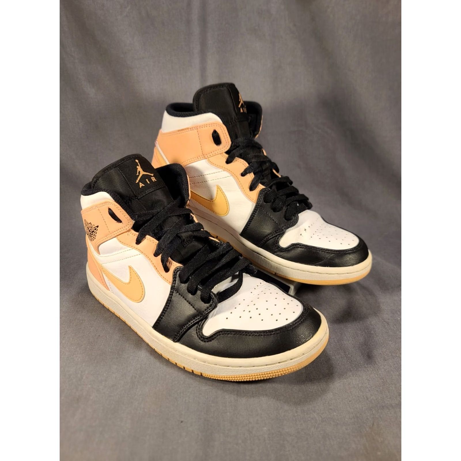 Jordan Brand Air Jordan 1 Mid 554724-133 Mens 9 Artic Orange Shirt Sneaker Basketball Shoes Size US 9 / EU 42 - 3 Thumbnail
