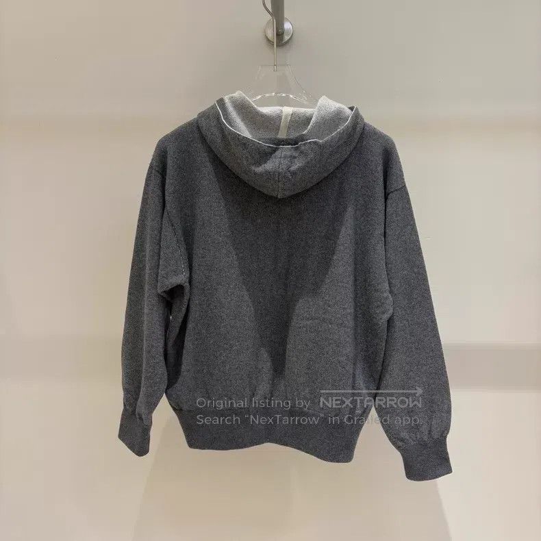 Louis Vuitton Louis Vuitton Cashmere logo embroidered hooded knit sweats Size US S / EU 44-46 / 1 - 2 Thumbnail