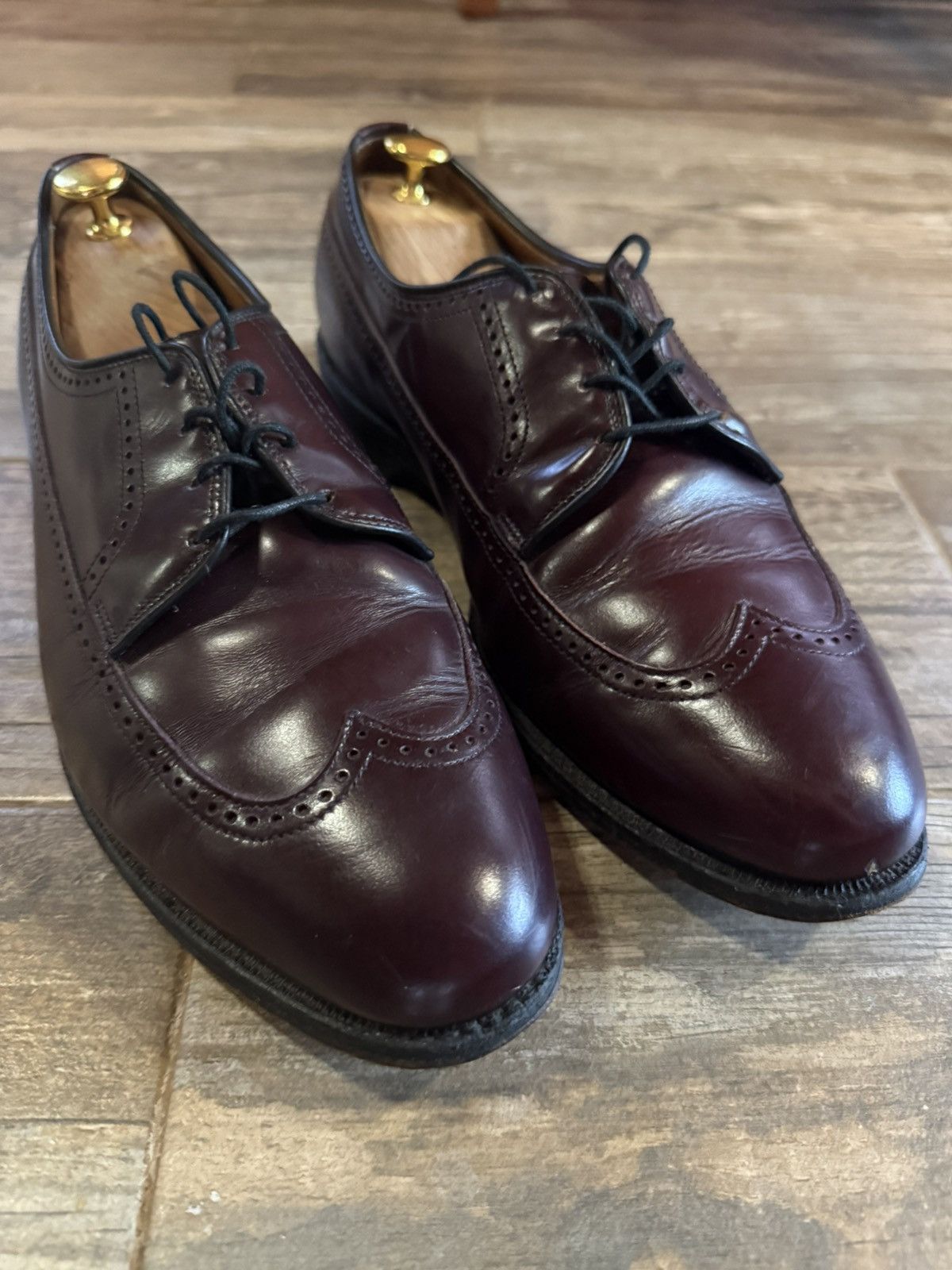 Allen Edmonds Allen Edmonds Richmond 9.5 D Burgundy Broque Wingtip Oxford Size US 9.5 / EU 42-43 - 1 Thumbnail