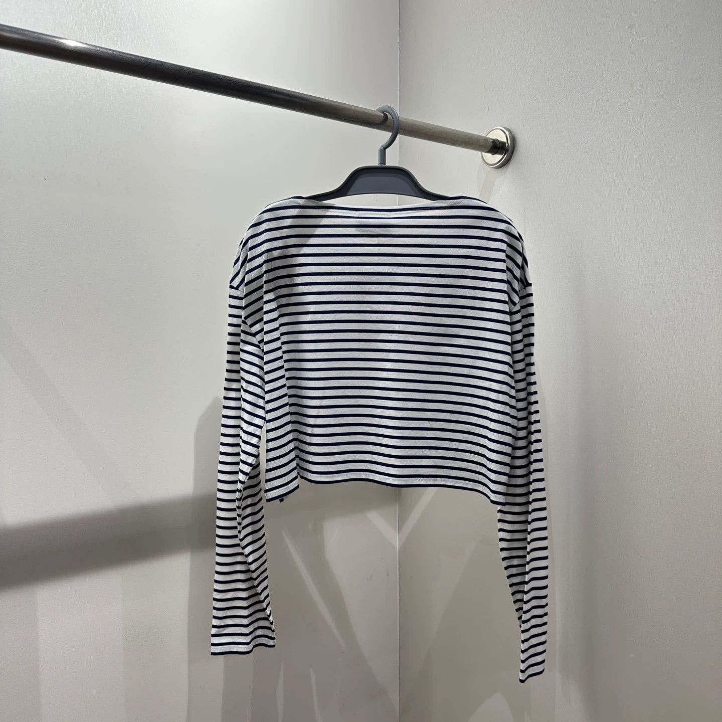 Prada Prada feb310 striped triangle logo long sleeve T-shirt S Size S / US 4 / IT 40 - 2 Thumbnail