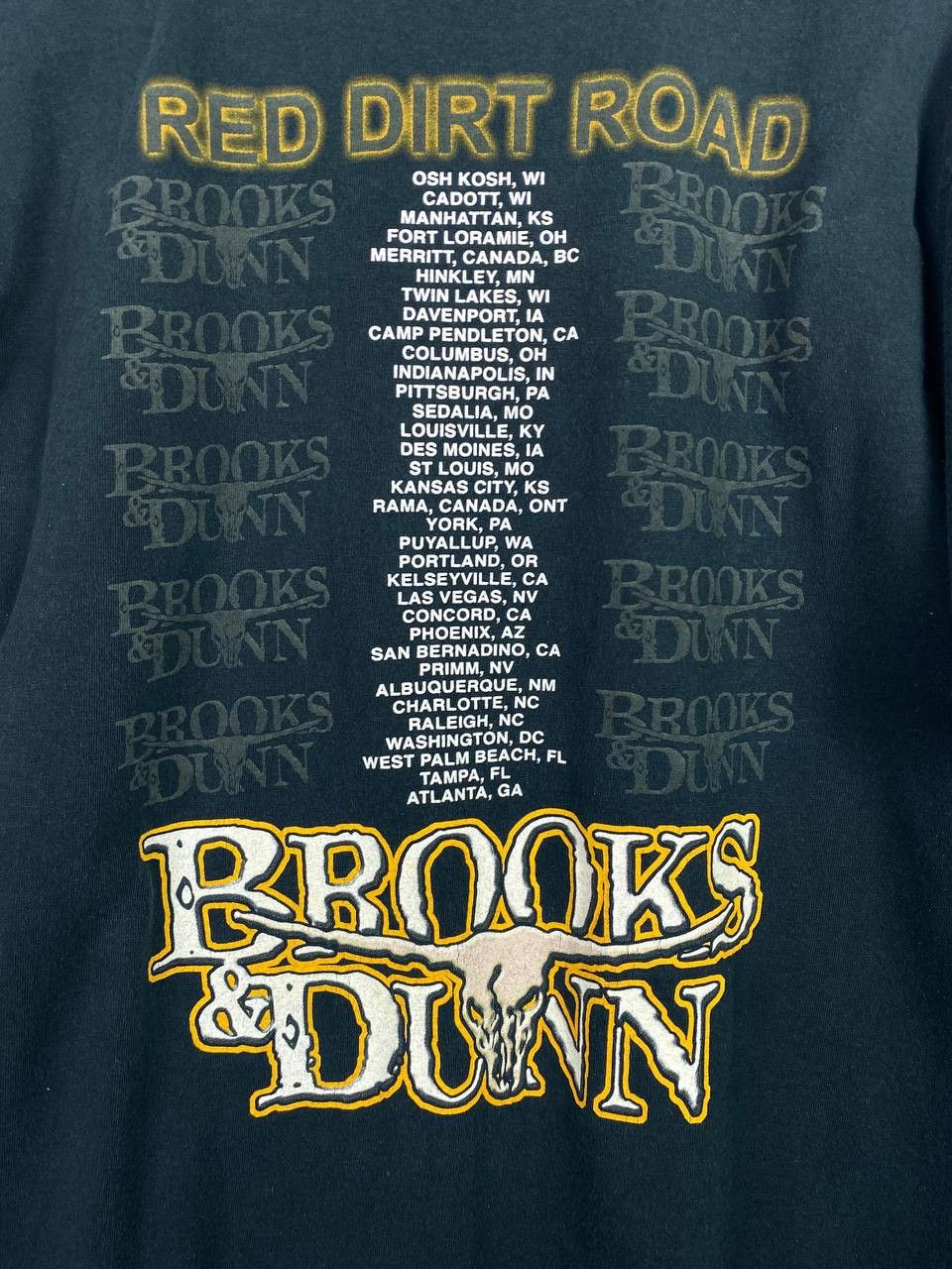Band Tees vintage brooks and dunn tour tee nice design Size US M / EU 48-50 / 2 - 5 Thumbnail