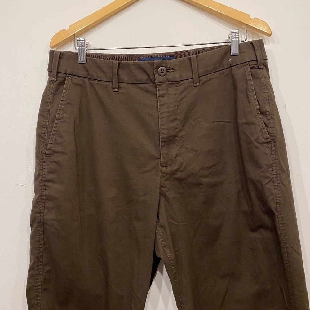 Abercrombie & Fitch Abercrombie Brown Loose Men's Flat Front Chino Pants 33x32 Size US 33 - 2 Thumbnail