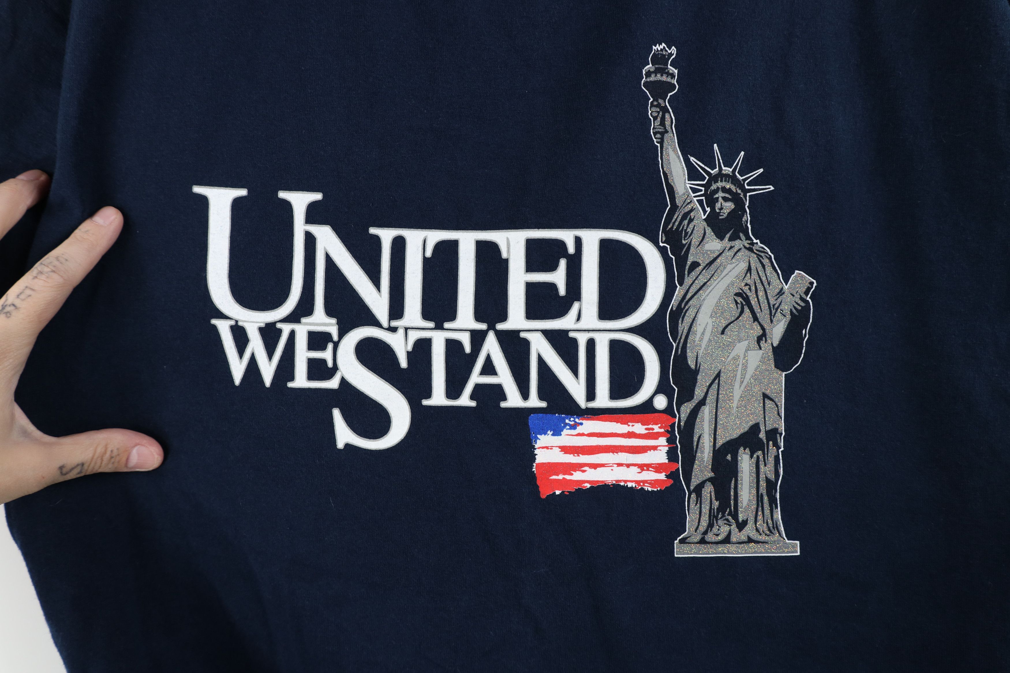 Vintage Vintage 90s Streetwear Stand Statue of Liberty T-Shirt USA Size US L / EU 52-54 / 3 - 4 Thumbnail