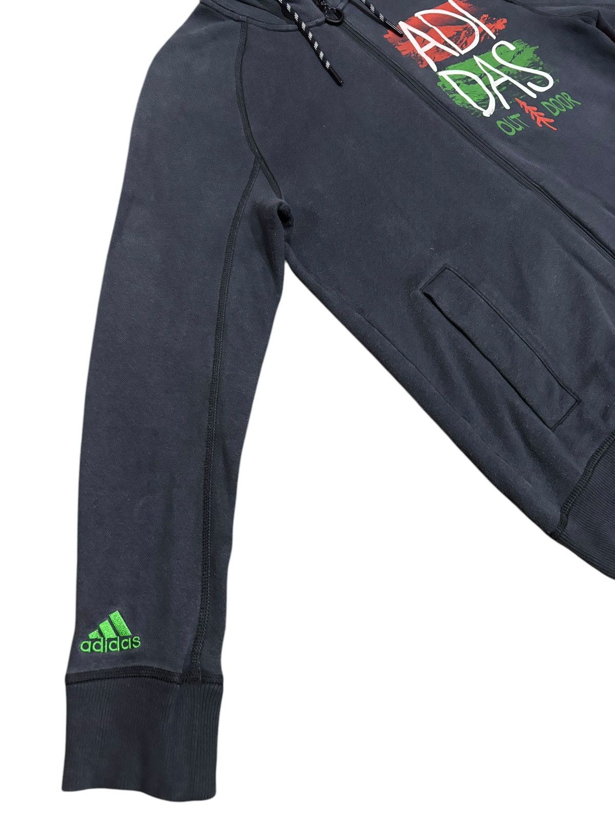 Adidas Vintage Y2k Adidas Outdoor Faded Printed Logo Hoodie Size US S / EU 44-46 / 1 - 7 Thumbnail