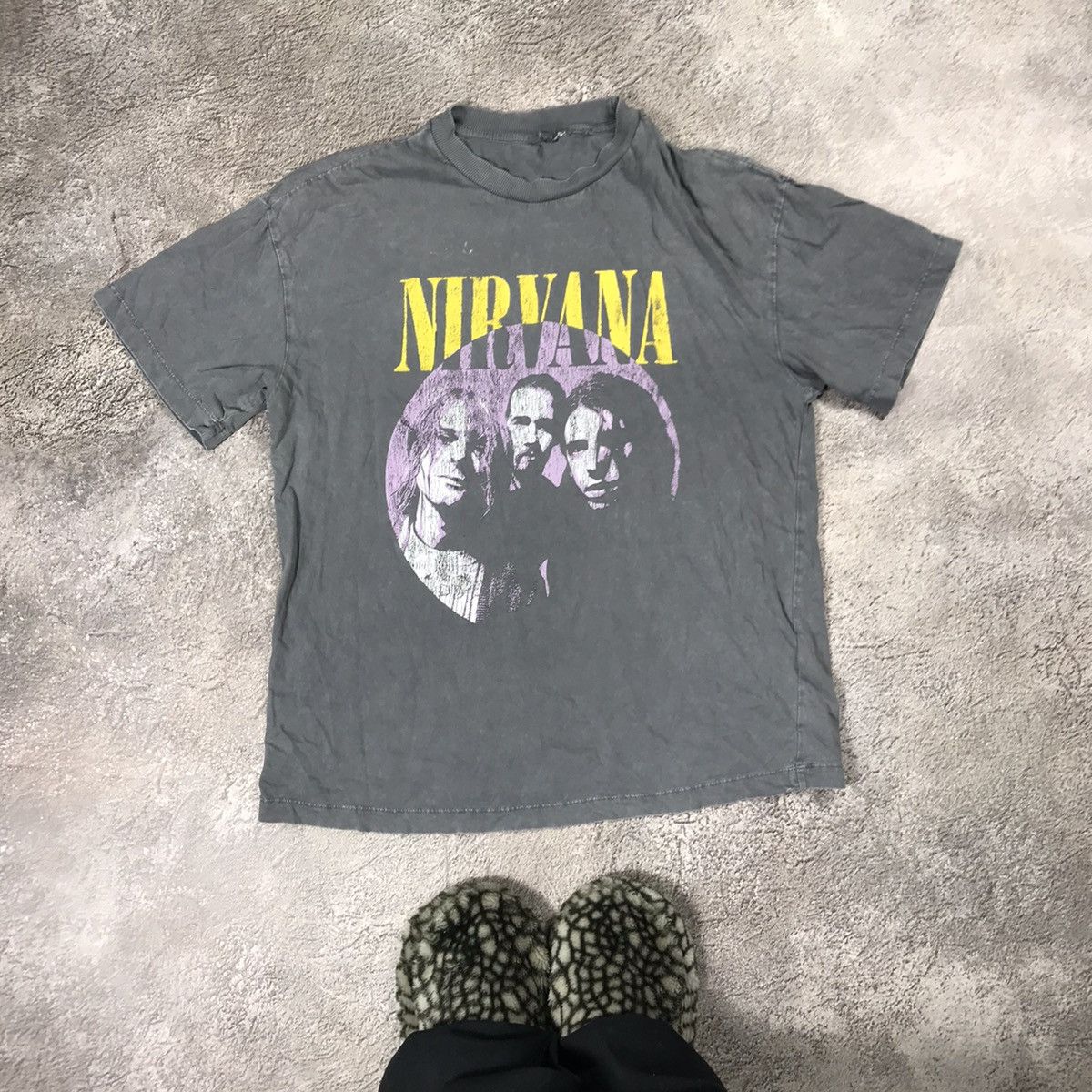 Vintage Vintage 90s Nirvana Band Tee Sun Faded Grunge Graphic Boxy S Size US S / EU 44-46 / 1 - 1 Thumbnail