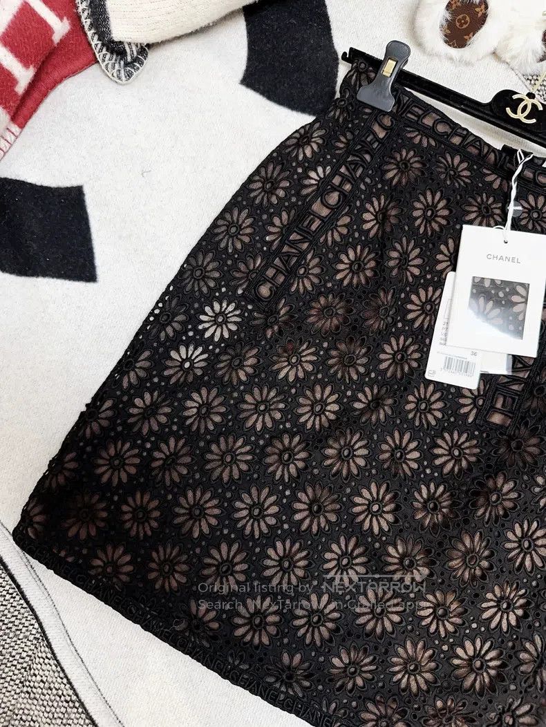 Chanel Chanel Spring and Summer Collection 21s Black Daisy Lace H Size 24" / US 00 / IT 34 - 3 Thumbnail