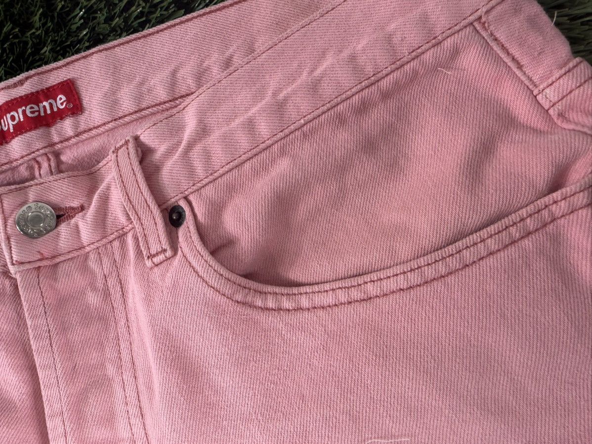 Supreme Supreme Pink Star Logo Denim Jeans Size 32 Made in USA Size US 32 / EU 48 - 3 Thumbnail