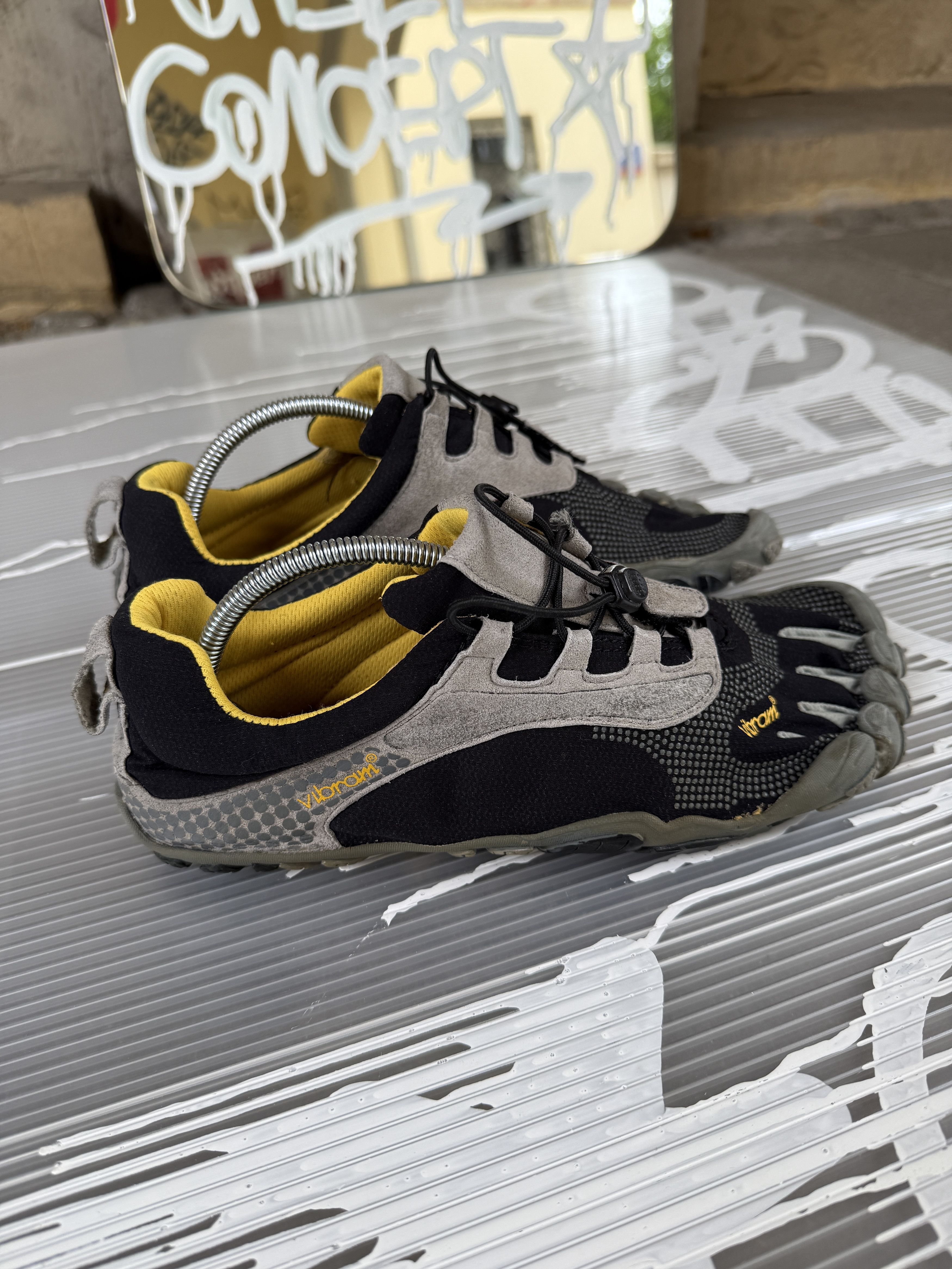 Vibram Vibram fivefingers shoes - 41 Size US 8 / EU 41 - 1 Thumbnail