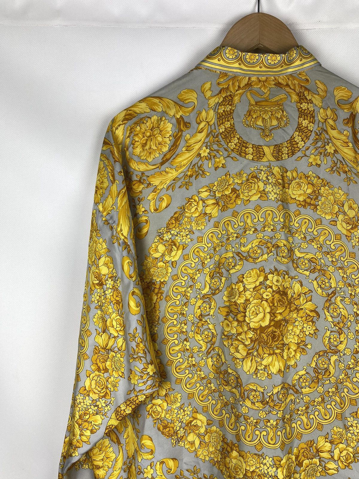 Versace Gianni Versace 90s Barocco pattern silk button up shirt Size US L / EU 52-54 / 3 - 20 Thumbnail