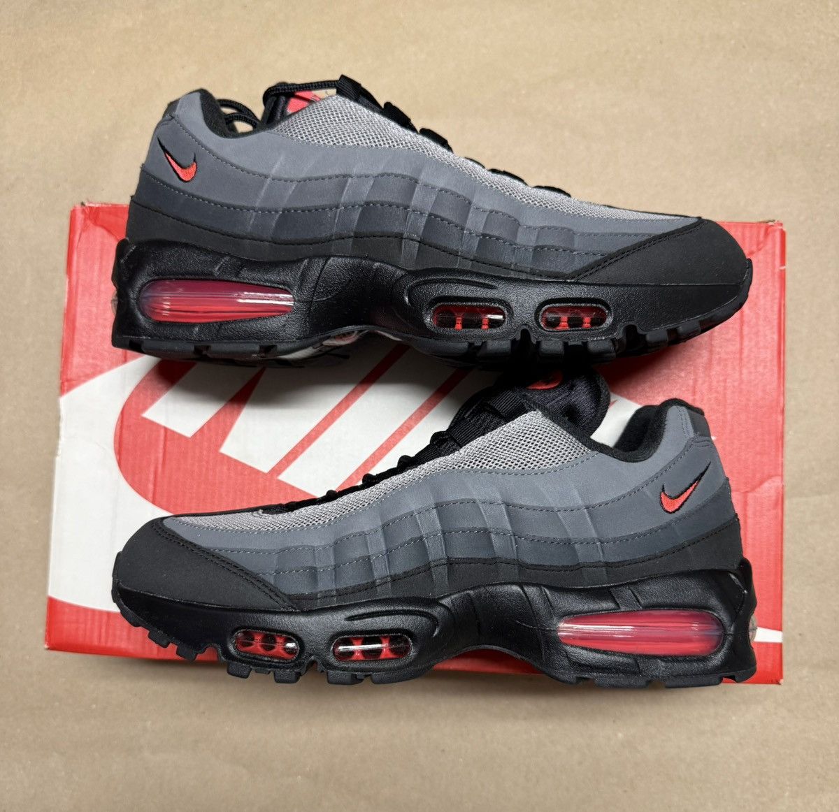 Nike Nike Air Max 95 OG Bright Crimson size 9.5 Men’s running NEW Size US 9.5 / EU 42-43 - 1 Thumbnail