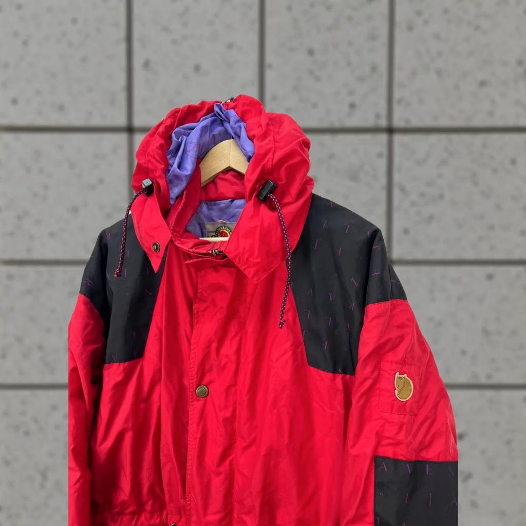 Vintage Fjällräven Vintage Gore-Tex Jacket Mens Size M Red 90s Windbreaker Jacket Mens M Vintage Size US M / EU 48-50 / 2 - 1 Thumbnail
