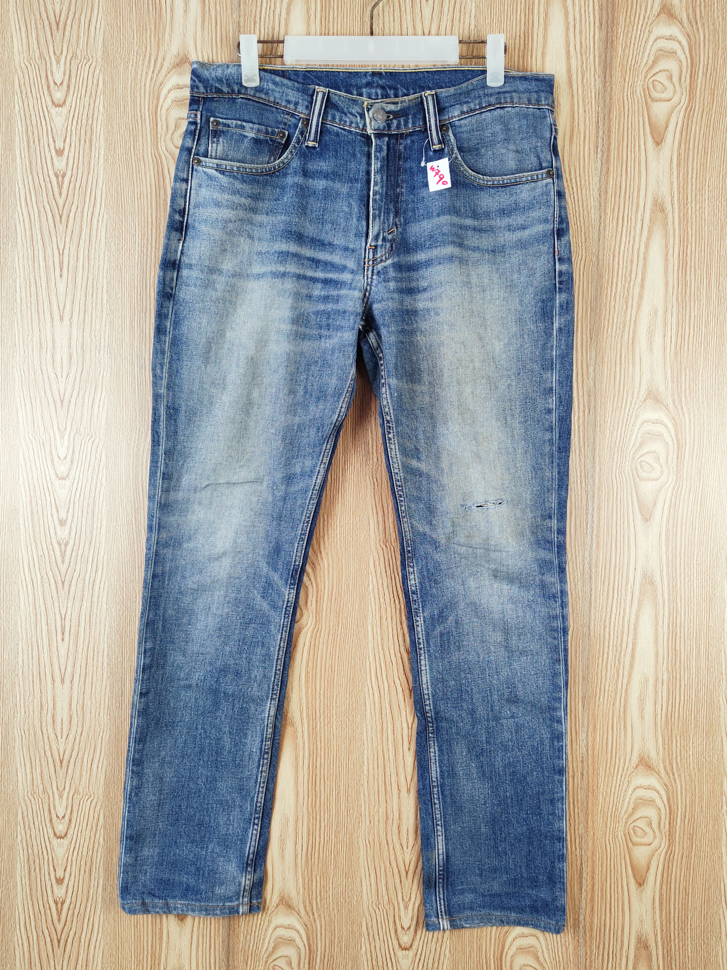 Levi's Levi's Blue Distressed Ripped Jeans #W790 Size US 32 / EU 48 - 1 Thumbnail