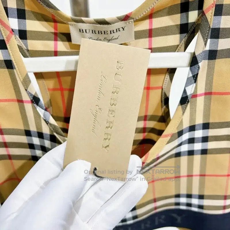 Burberry Burberry Color-Block Silk Blend Top. Size XS / US 0-2 / IT 36-38 - 7 Thumbnail