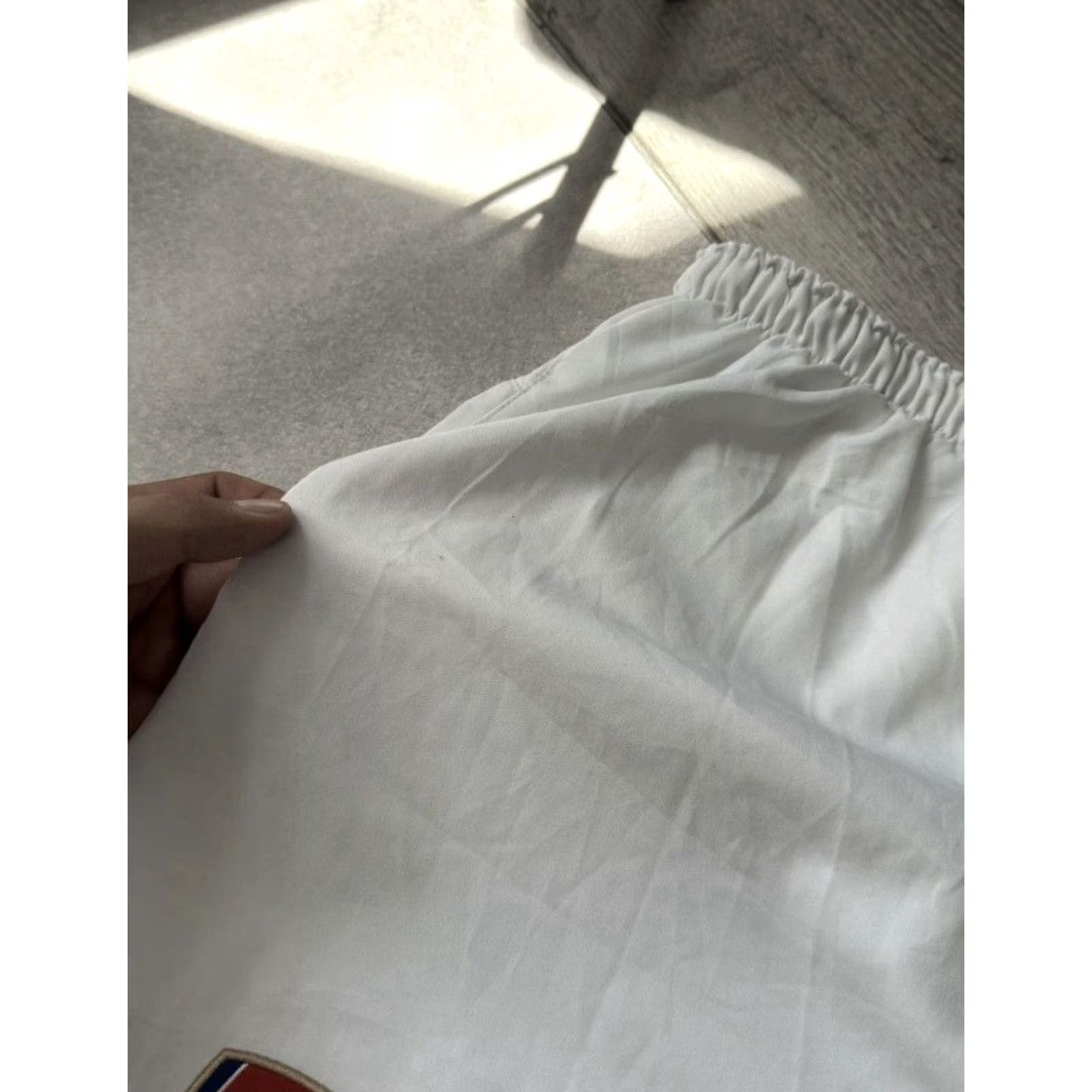 Nike Nike Arsenal vintage 90s nylon white football shorts M Adults Mens White 90s Arsenal Nike Shorts Vintage Football Soccer USA Retro Size US 31 - 6 Thumbnail