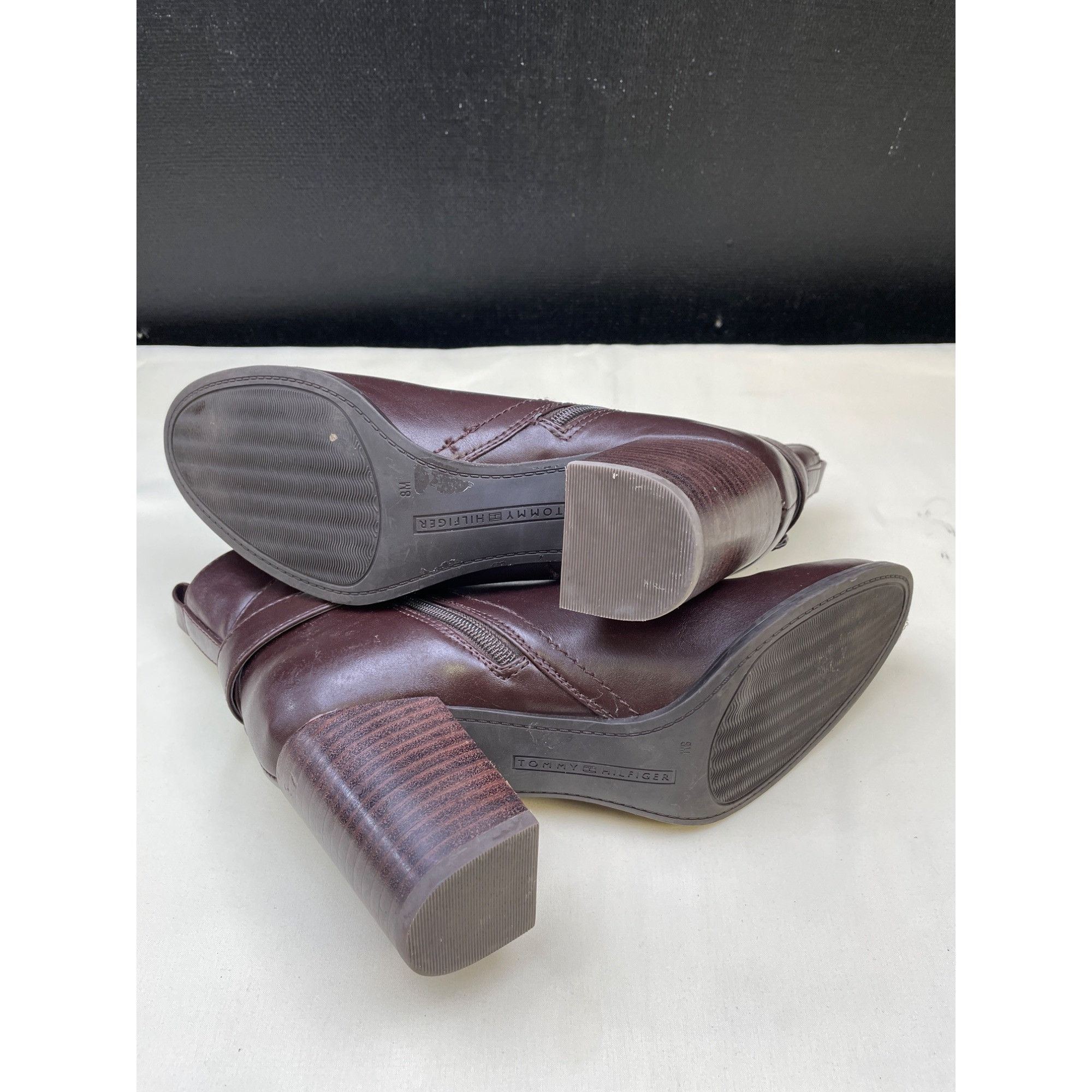 Tommy Hilfiger Tommy Hilfiger Women's Brown Ankle Shoes/Boots Heel 3.25" Si Size US 8 / IT 38 - 8 Thumbnail