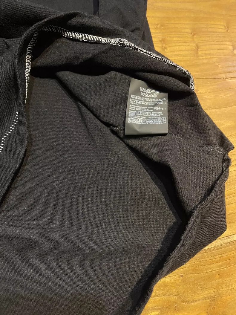 Saint Laurent Paris Saint laurent paris Worn wash heart print crew neck short s Size US M / EU 48-50 / 2 - 5 Thumbnail
