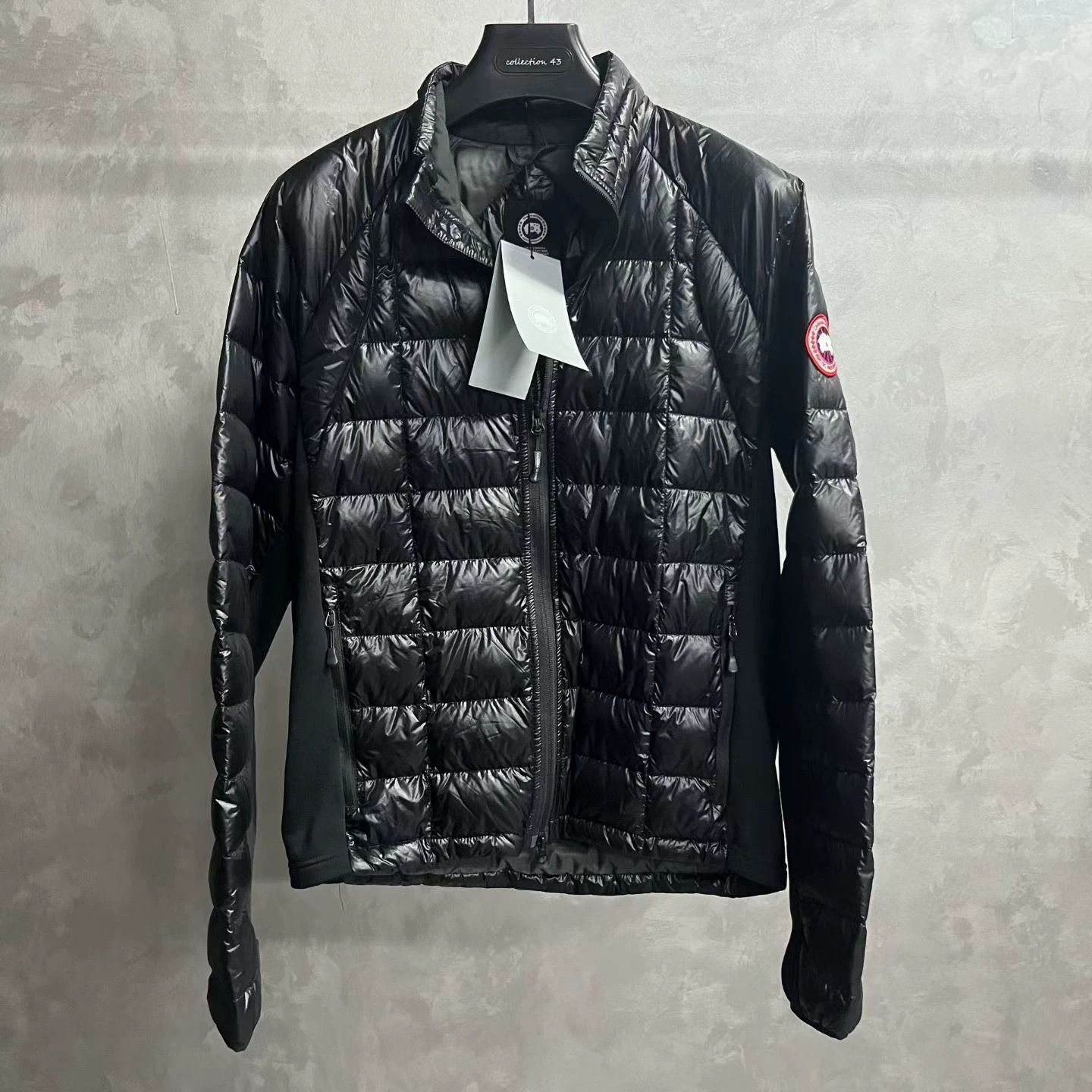 black high-quality long sleeve down jacket