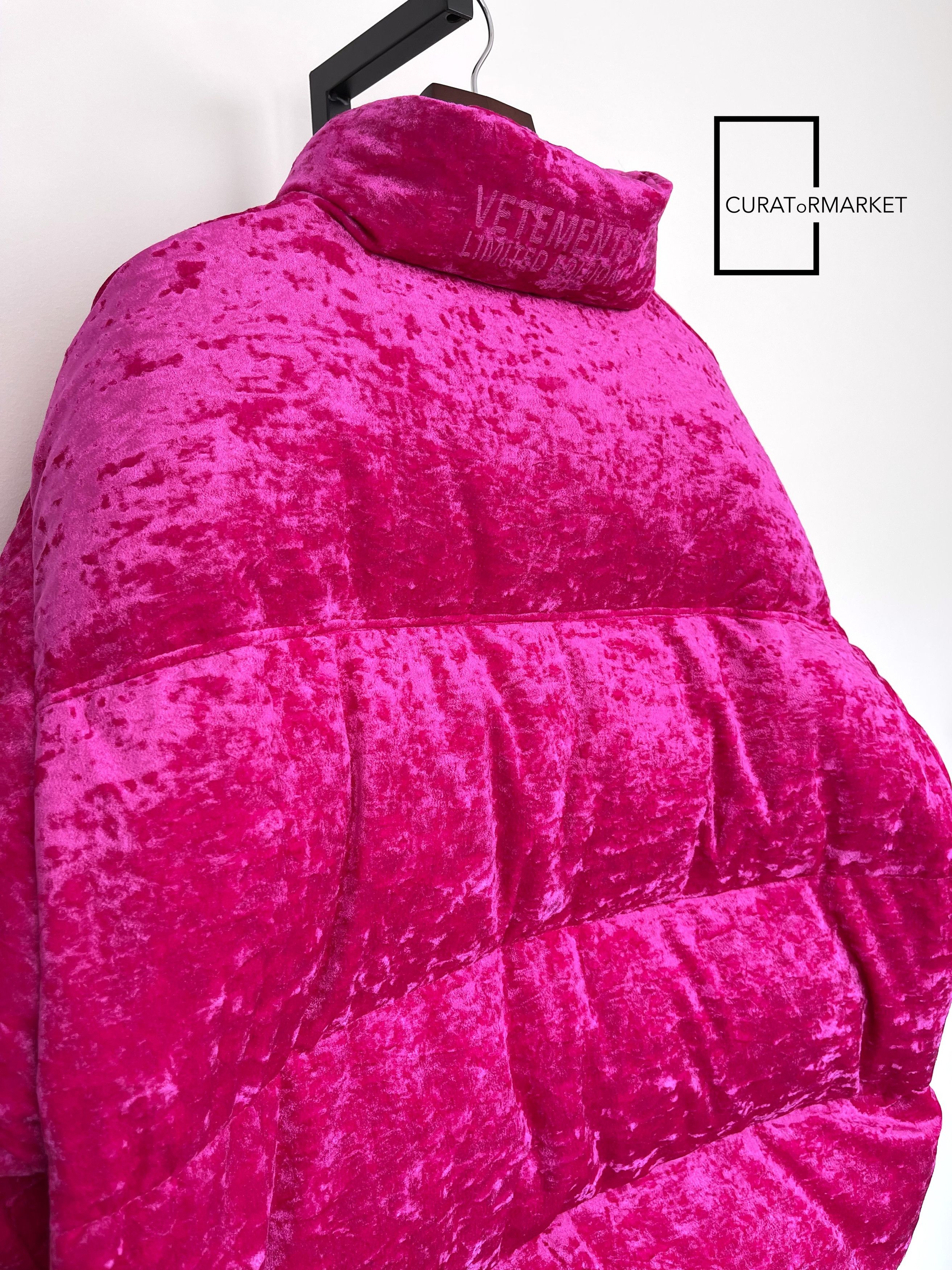 Vetements RARE Pink Crushed Velvet Down Padded Puffer Jacket FW22 Size US M / EU 48-50 / 2 - 4 Thumbnail
