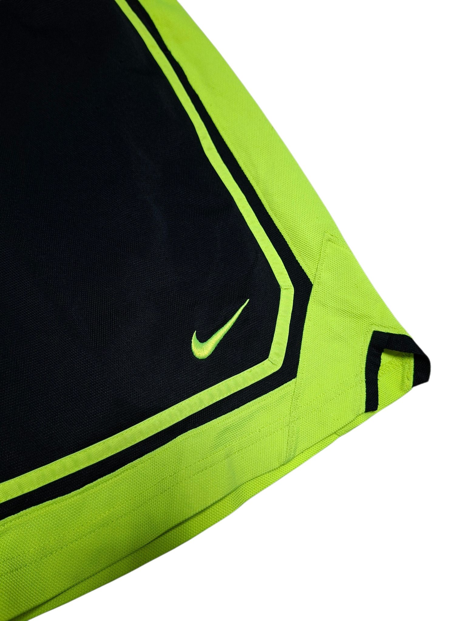 Nike NIKE VINTAGE BORUSSIA STYLE SHORTS Size US 34 / EU 50 - 2 Thumbnail