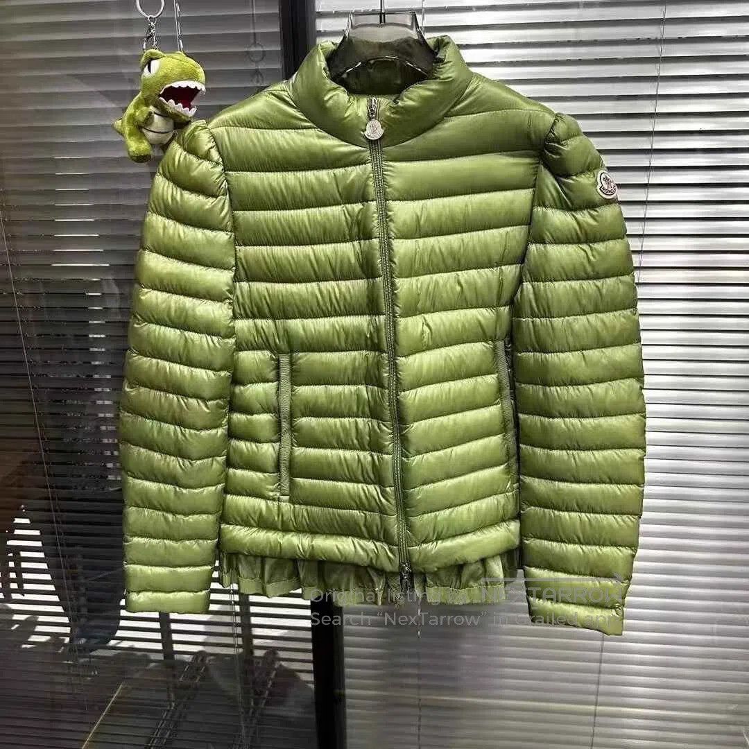 Moncler Moncler Green Logo Hem Down Jacket. Size L / US 10 / IT 46 - 1 Thumbnail
