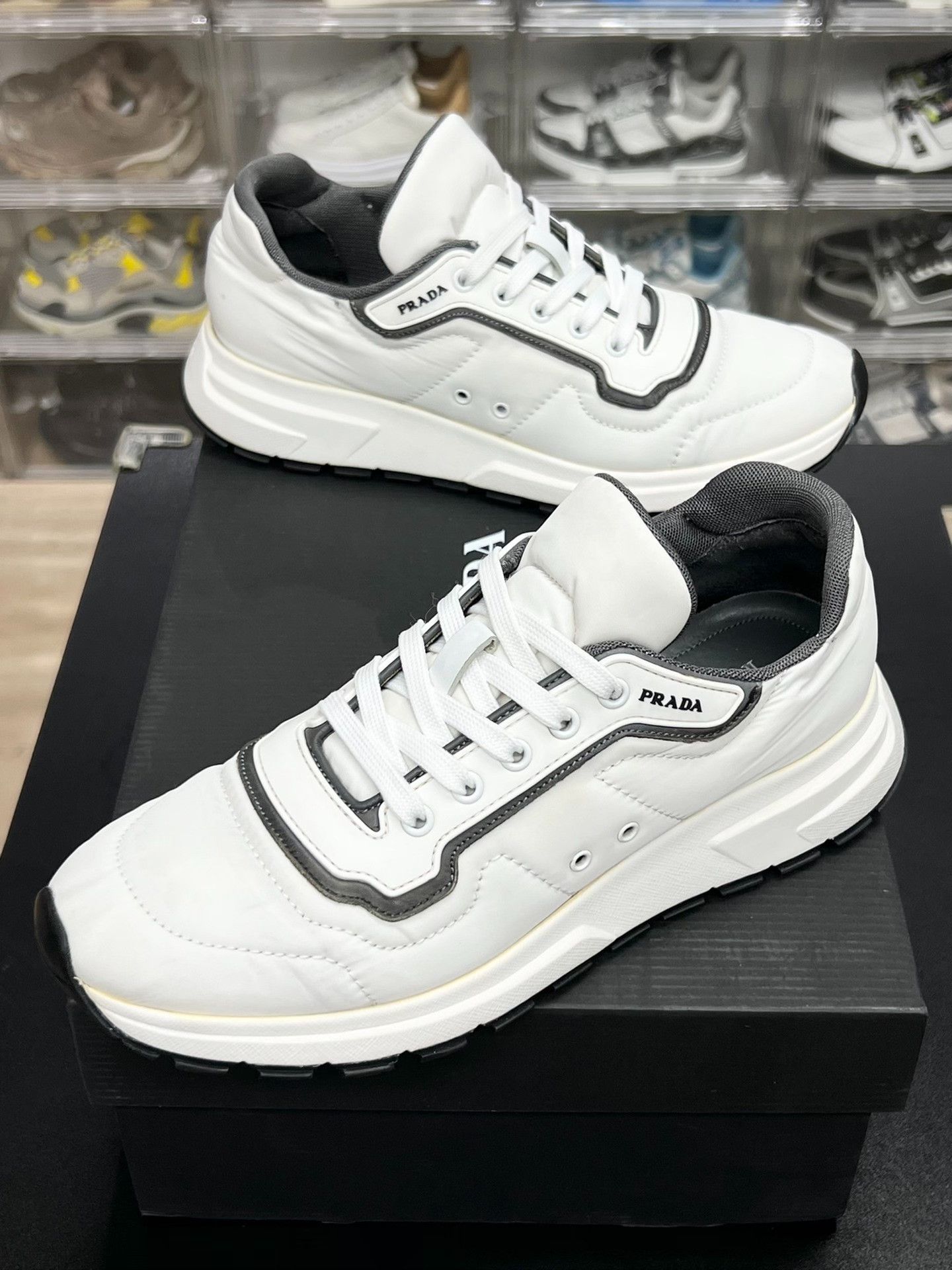 Prada Prada Casual White Lowtop Sneakers 8 Men Size US 8 / EU 41 - 1 Thumbnail