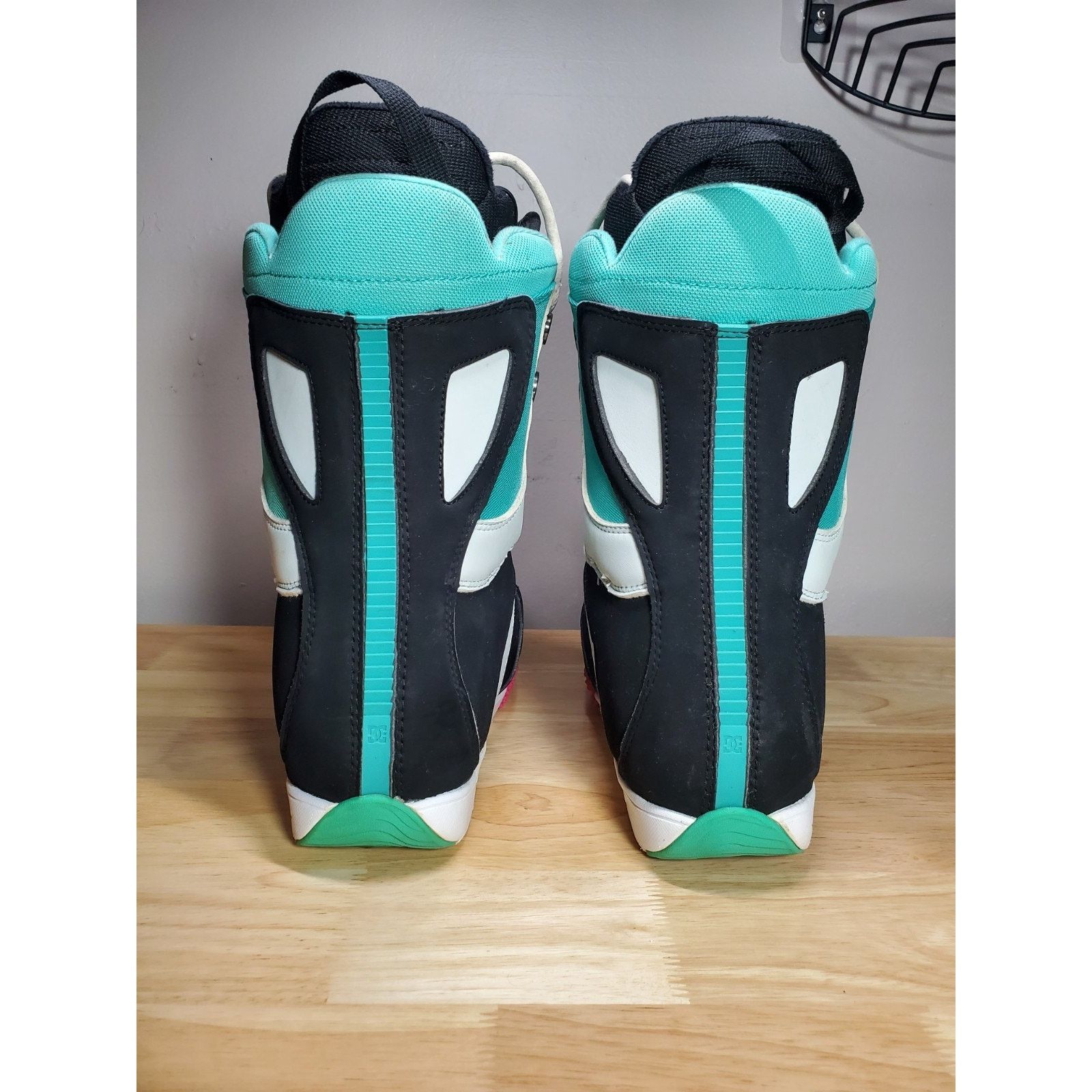 DC RARE DC Shoes Women's MISTY 2012 Snow Boots Snowboard Ski Size US 8.5 / IT 38.5 - 12 Thumbnail