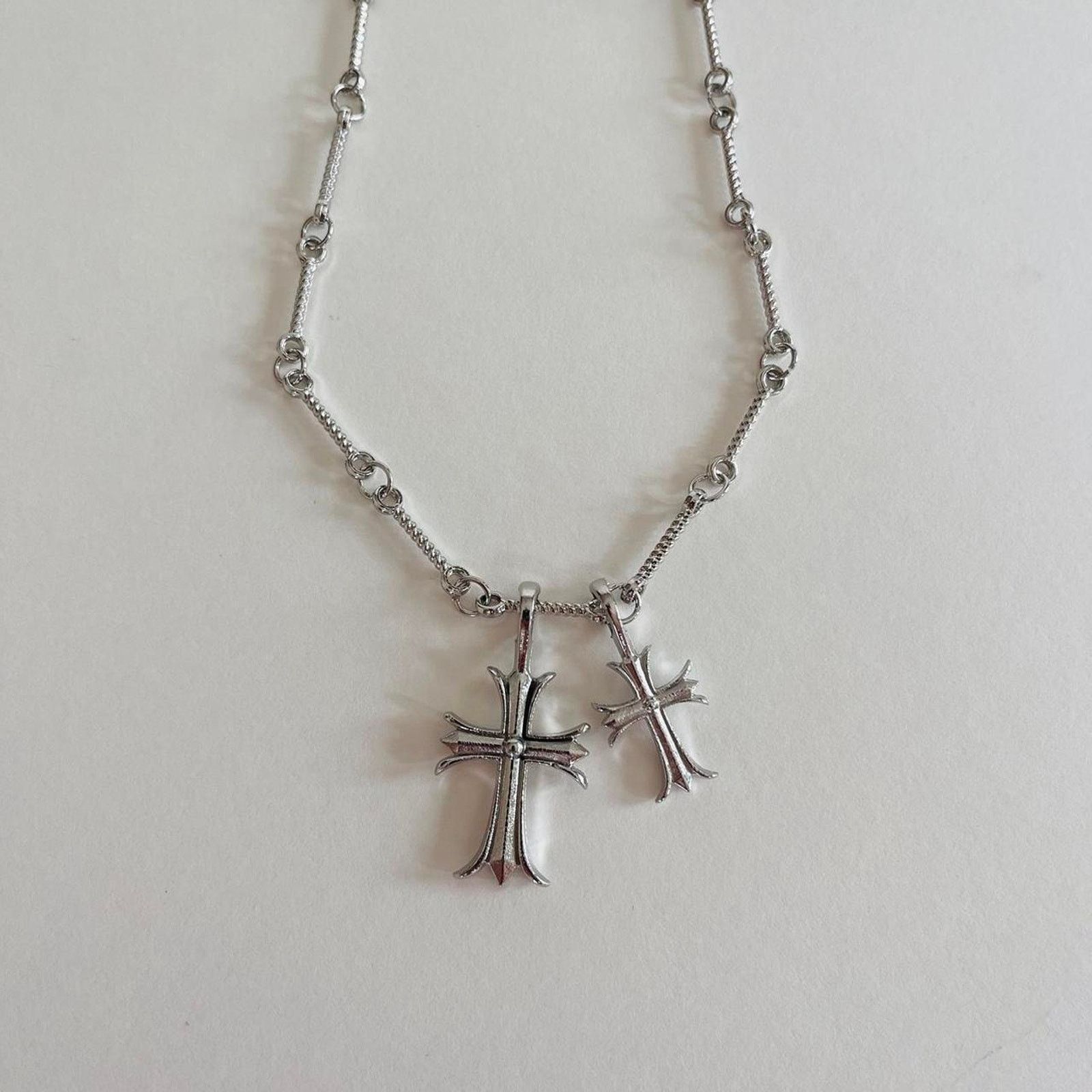 Vintage Vintage Double Cross Silver Necklace Rhinestone Cross Size ONE SIZE - 3 Thumbnail