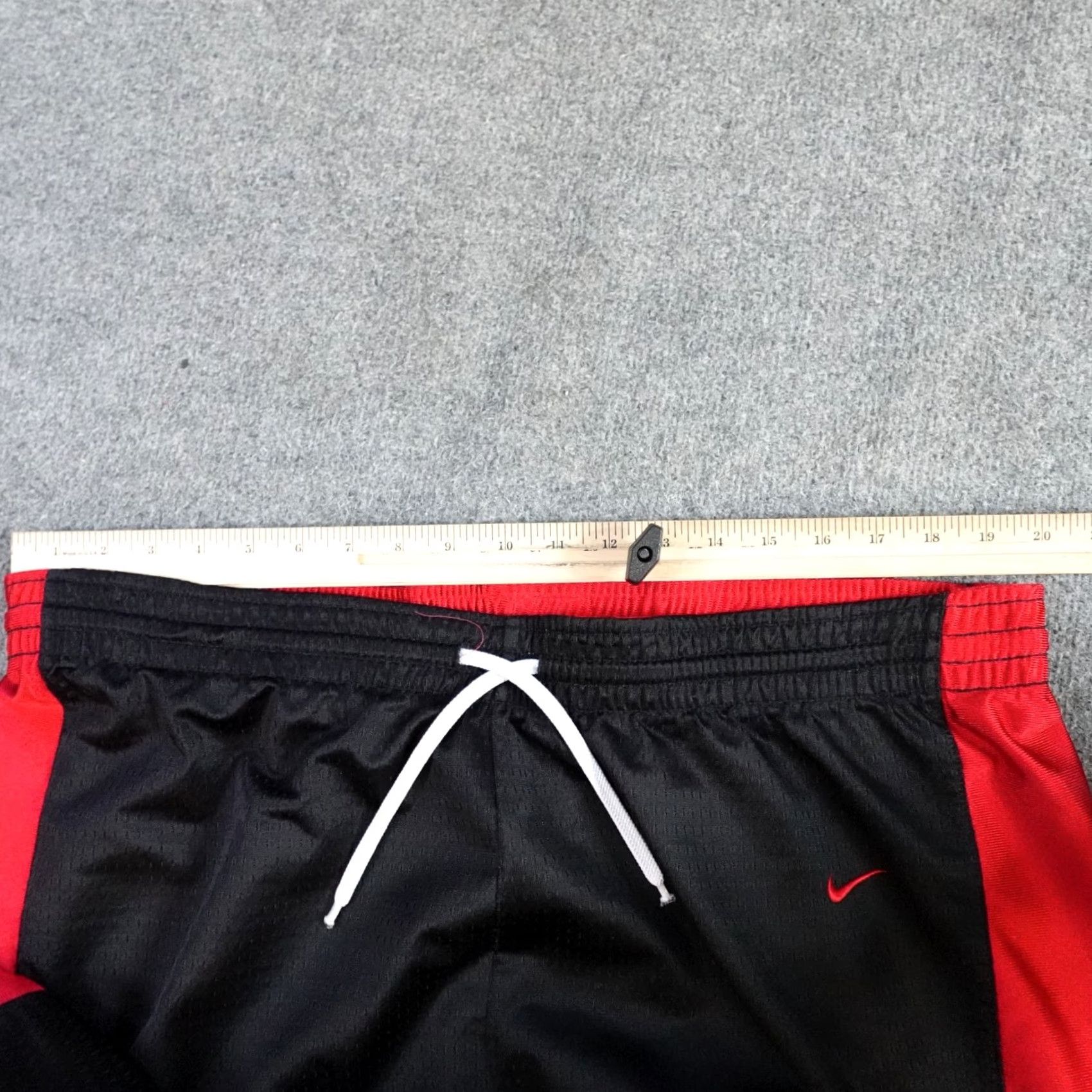 Nike VINTAGE Nike Maryland Basketball Shorts 2XL Red Black Reversible Terps Men 2XL Red Basketball Reversible Nike Maryland Shorts Size US 39 - 7 Thumbnail