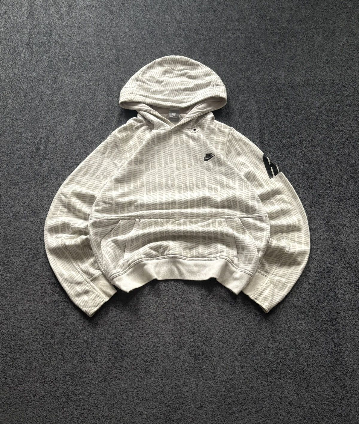 Nike 00s Vintage Nike Oversized Monogram Logo Oversized Hoodie Size US S / EU 44-46 / 1 - 1 Thumbnail