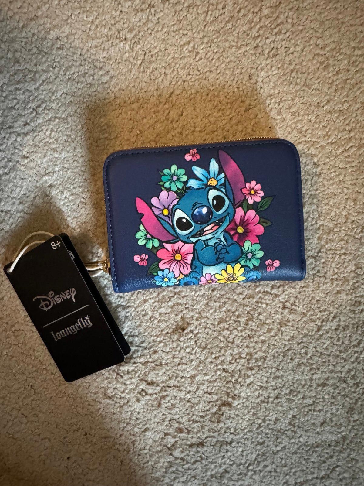 Loungefly Disney Stitch Flowers Mini Zipper Wallet NWT Lilo & Stitch Loungefly Disney Lilo & Stitch Hula Floral  main image 4