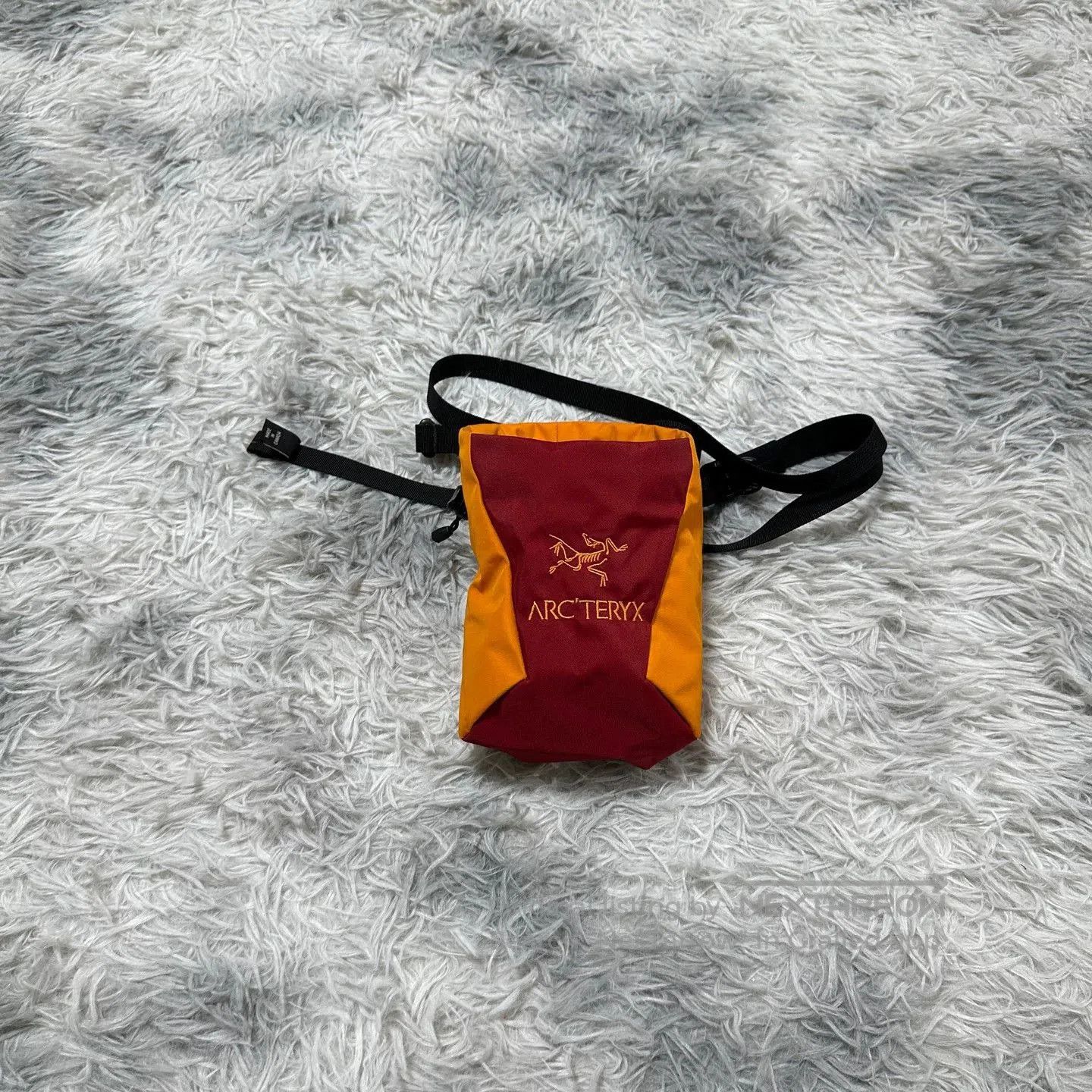 Arc'teryx Arcteryx ION LIGHTWEIGHT Chalk Bag. Size ONE SIZE - 1 Thumbnail