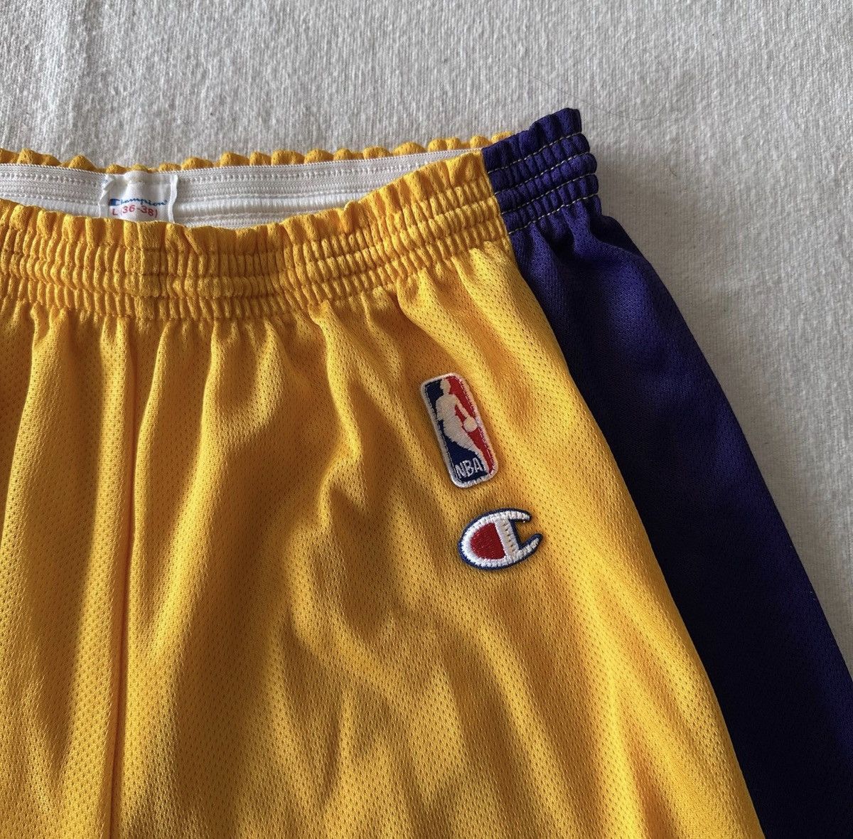 Champion Vintage 90's Champion NBA Lakers Shorts Size Large L Size US 36 / EU 52 - 2 Thumbnail