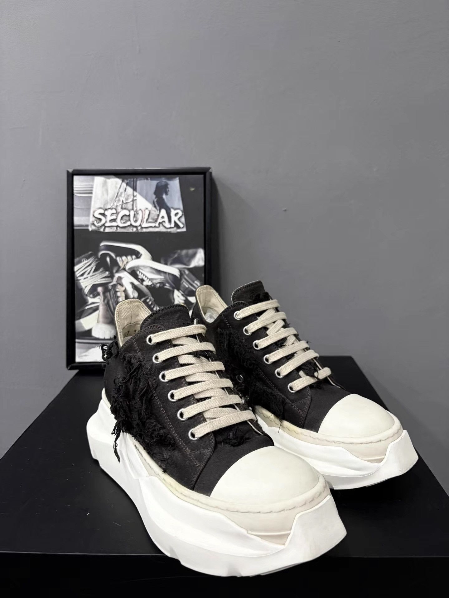 Rick Owens Rick Owens Two-Tone Beat-Up Low-Top Ramones K34 Size US 6 / IT 36 - 3 Thumbnail
