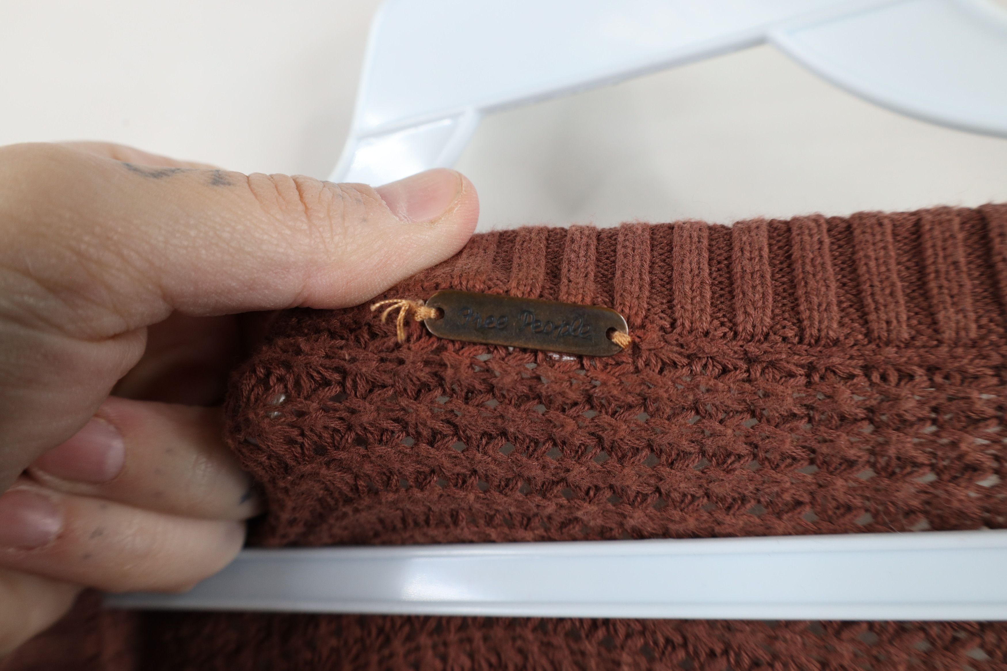 Free People × Vintage Free People Fringed Cold Shoulder Thermal Knit Sweater Brown Size L / US 10 / IT 46 - 6 Thumbnail
