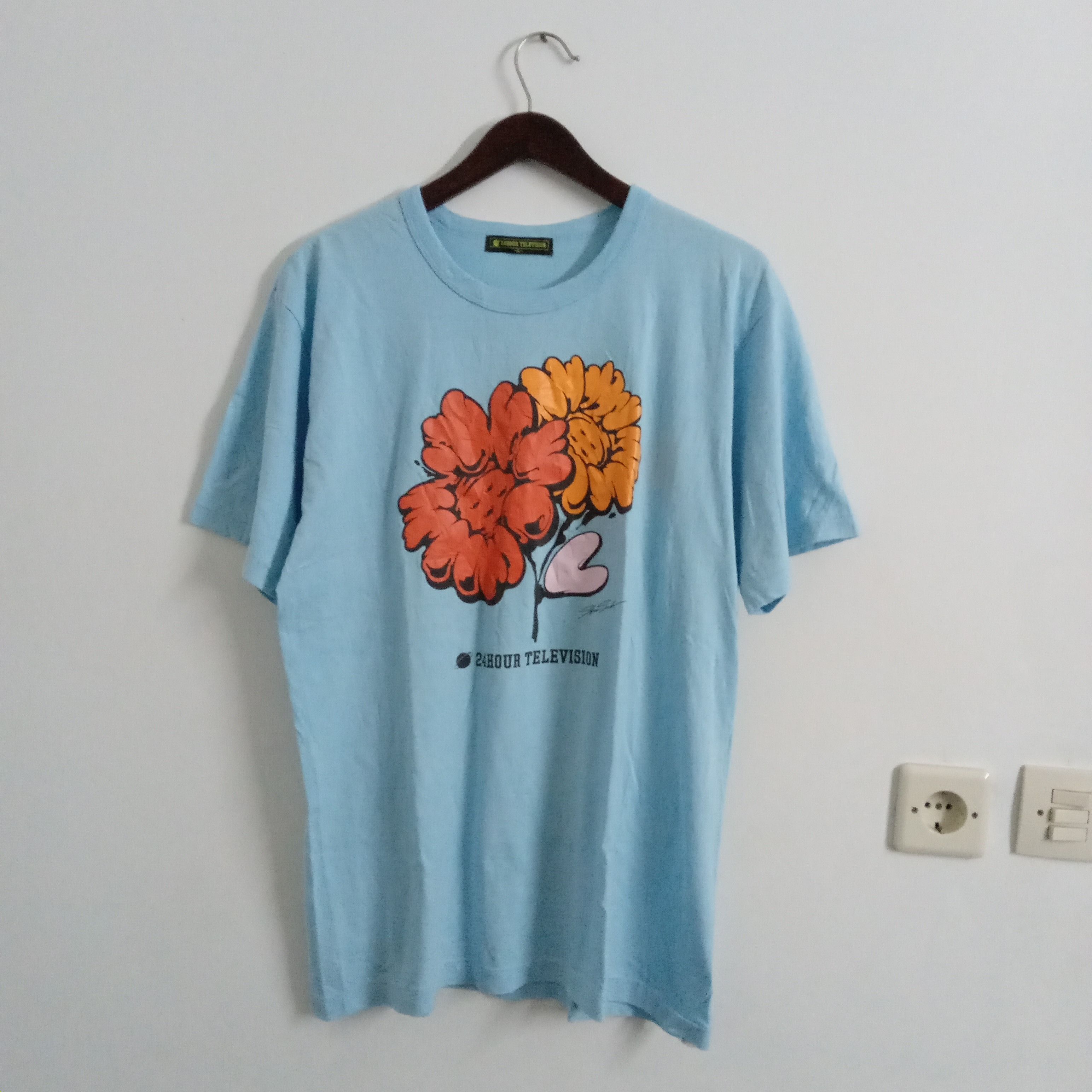 Japanese Brand 24 hour television flower tees Size XL / US 12-14 / IT 48-50 - 1 Thumbnail