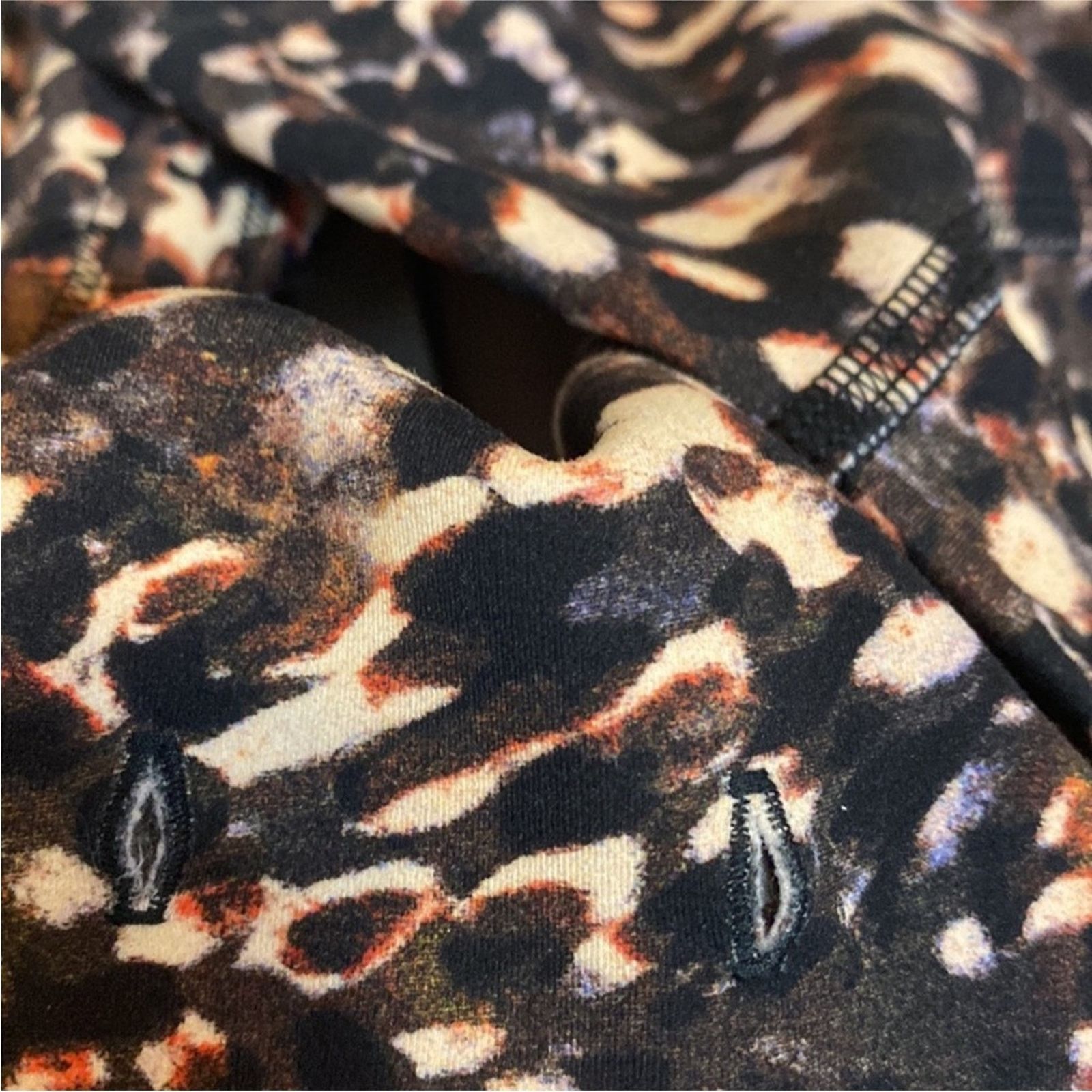 Lululemon LULULEMON Back Tan Print High Rise Cropped Ankle Leggings Size 26" / US 2 / IT 38 - 9 Thumbnail