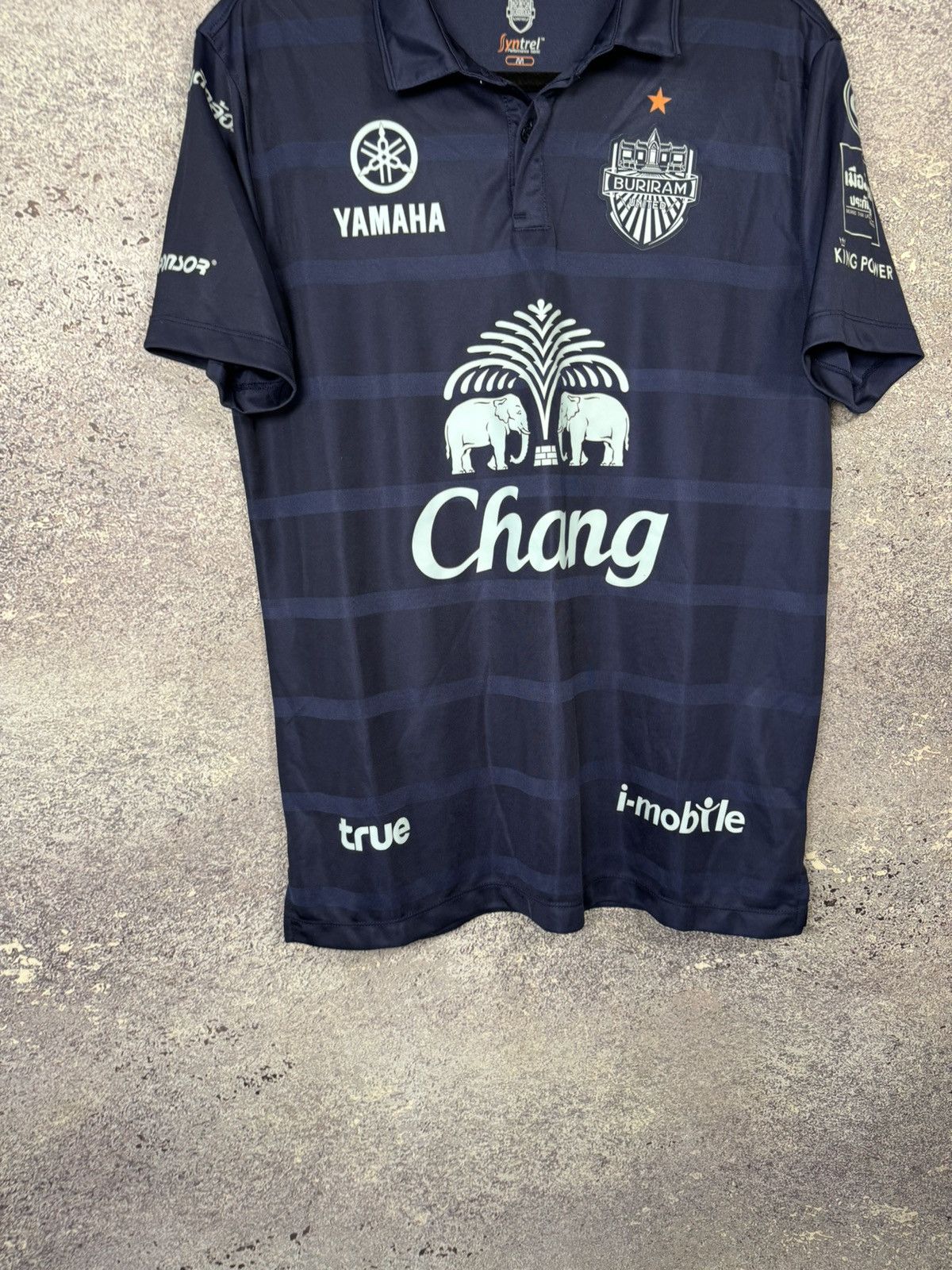 Vintage Buriram United 2017/18 Home Soccer Jersey Medium Size US M / EU 48-50 / 2 - 4 Thumbnail
