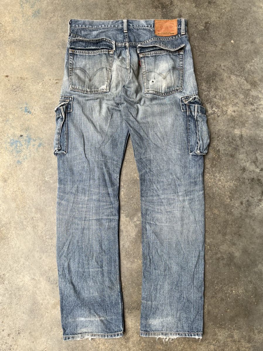 Levi's VINTAGE LEVIS CARGO JEANS BAGGY STYLE BONDAGE DISTRESSED Size US 35 - 6 Thumbnail