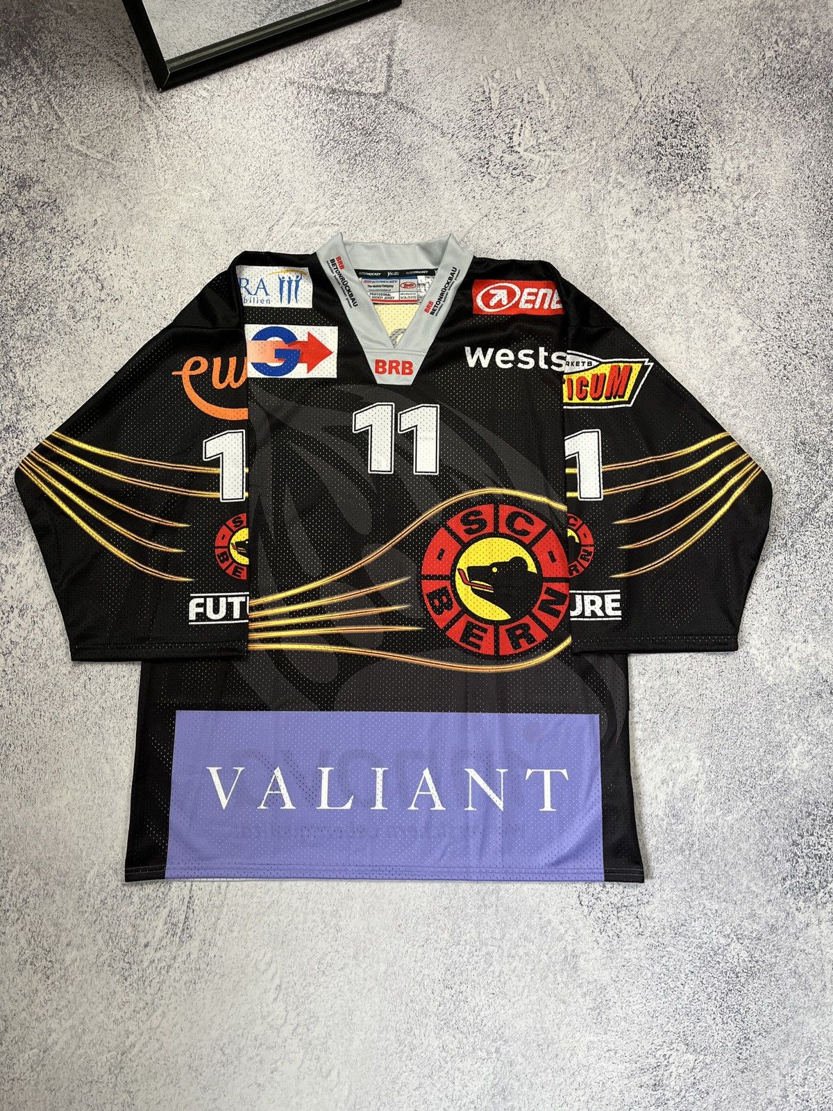 NHL Vintage SC Bern Ice Hockey Jersey # 11 CCM NHL Rare Size US L / EU 52-54 / 3 - 1 Thumbnail