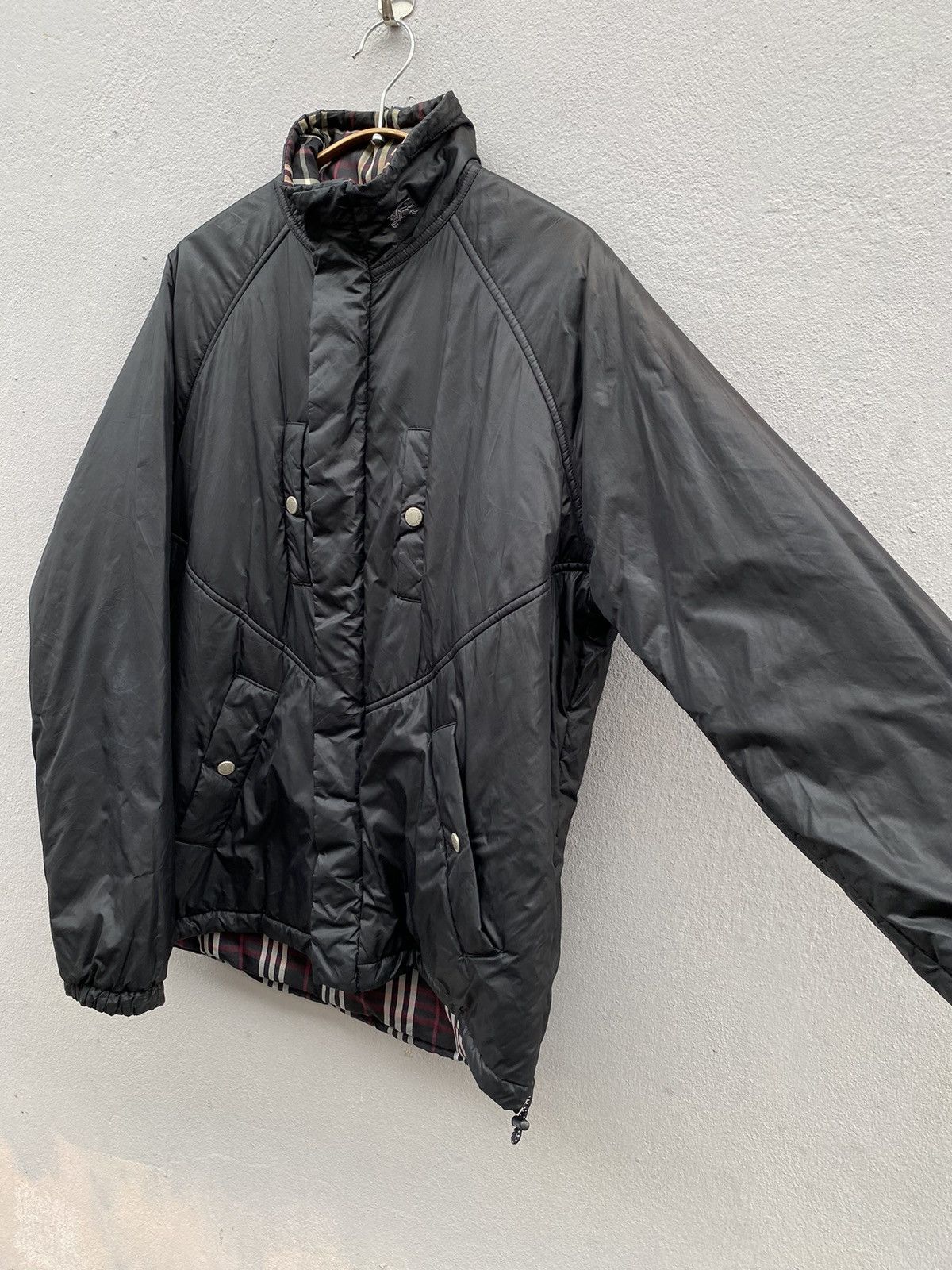Burberry BURBERRY Blue Label Reversible Iconic Checked Puffer Down Size US M / EU 48-50 / 2 - 16 Thumbnail