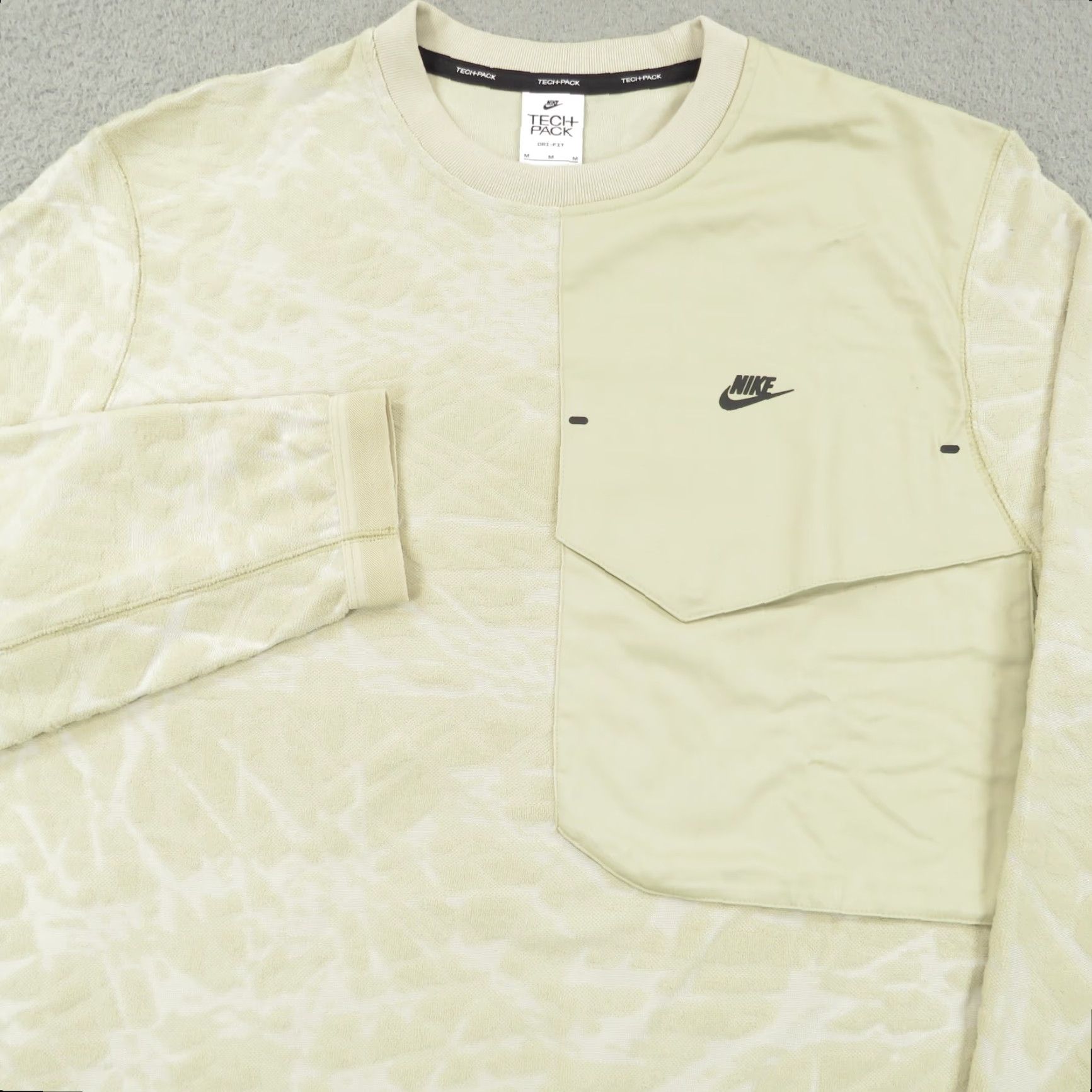 Nike Nike Sweatshirt Mens Medium ADV Dri Fit Pullover Tech Pack Crewneck Orewood Brown Beige Logo Pocket Fleece Dri Fit, NF? Size US M / EU 48-50 / 2 - 4 Thumbnail