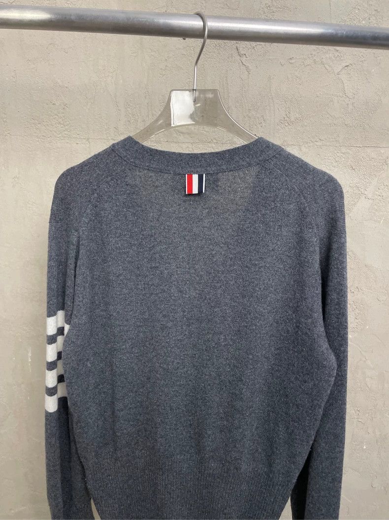 Thom Browne Thom browne Gray four-striped cashmere cardigan jacket 2504 Size US XS / EU 42 / 0 - 4 Thumbnail