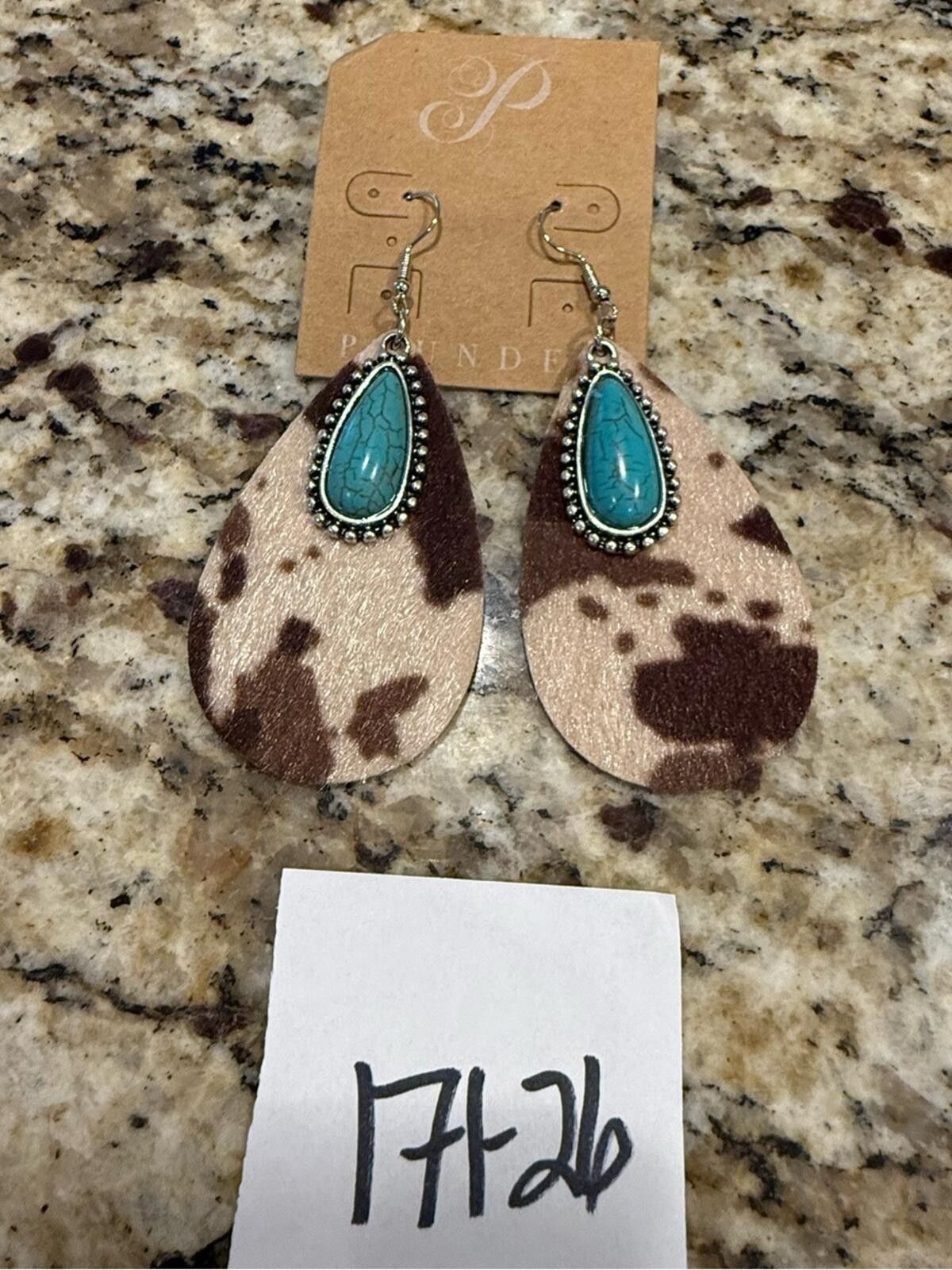 Other Western cow pattern turquoise color beaded dangle earrings Size ONE SIZE - 6 Thumbnail