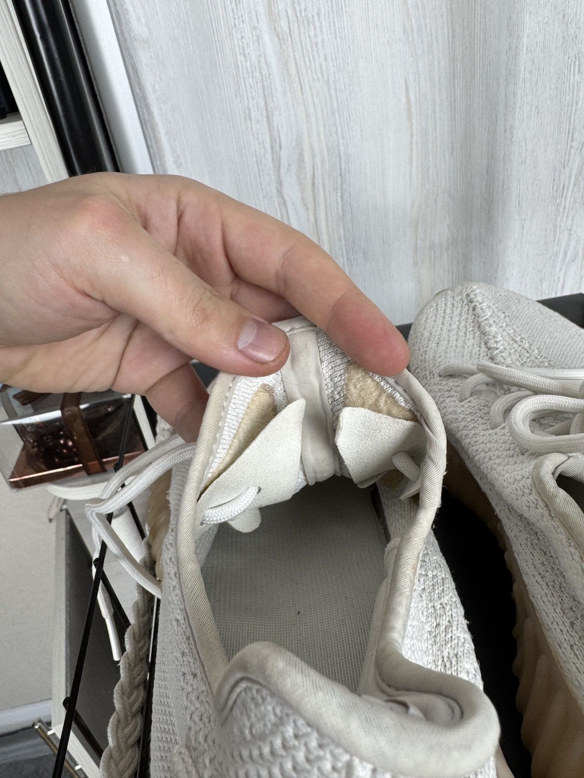 Adidas CP9366 Adidas Yeezy Boost 350 V2 Cream Triple White Size US 9.5 / EU 42-43 - 17 Thumbnail