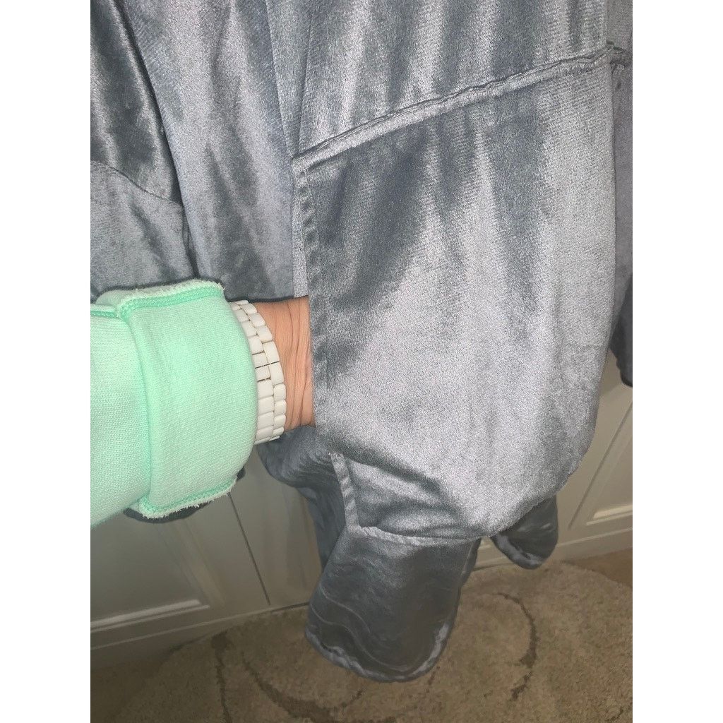 The Unbranded Brand Wearable Blanket Hoodie Unisex One Size Gray Sherpa Robe Size ONE SIZE - 3 Thumbnail