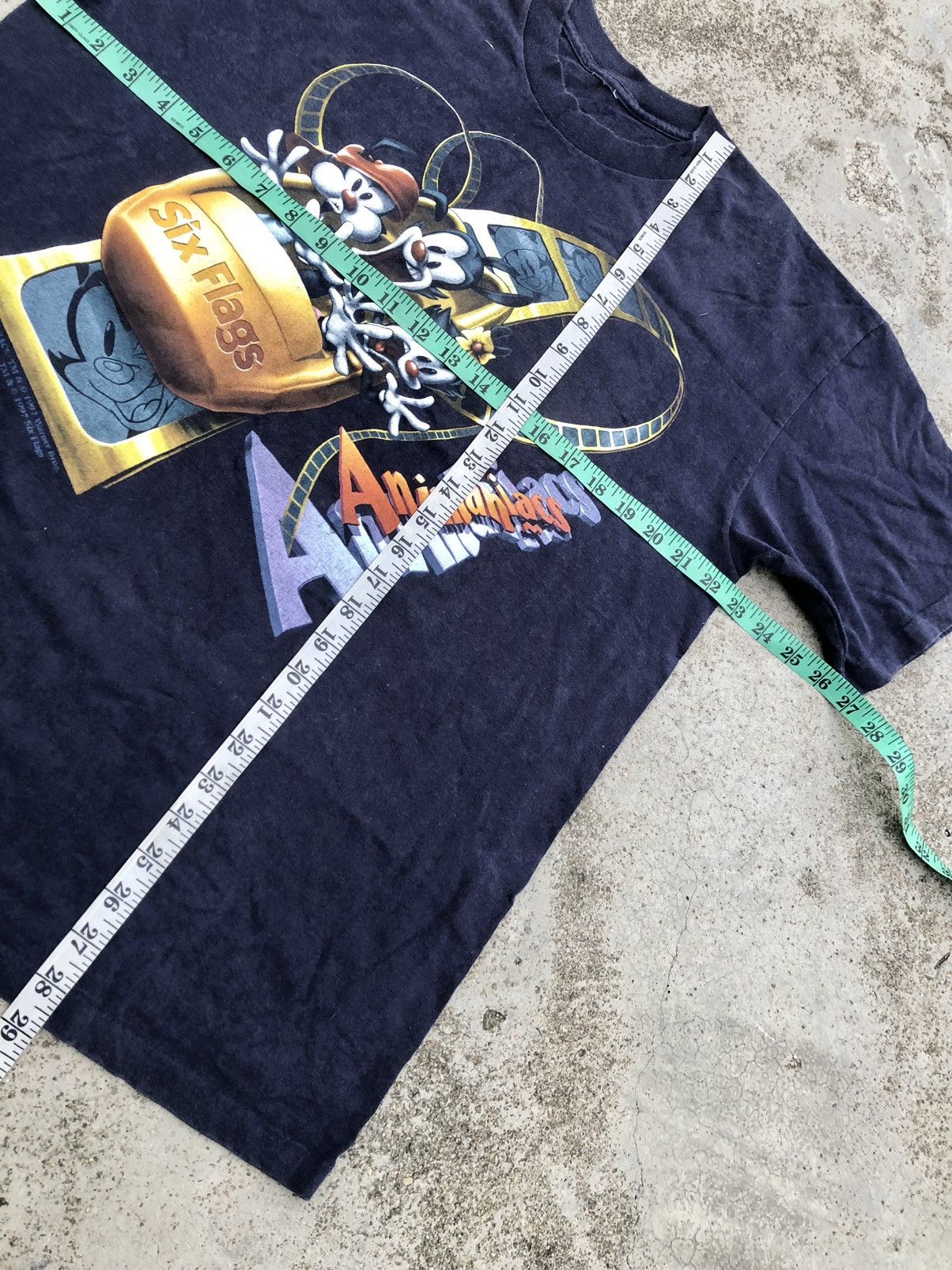 Vintage × Warner Bros VINTAGE 1997 SIX FLAGS WARNER BROS TEE Size US XL / EU 56 / 4 - 8 Thumbnail