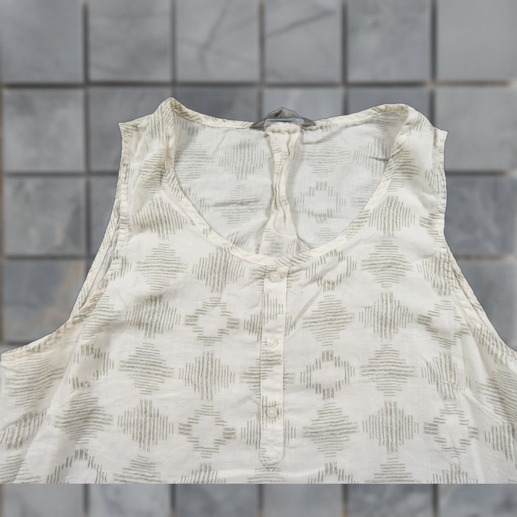 The North Face The North Face Shirt Womens Large Tank Top Sleeveless Lightweight Outdoors Size L / US 10 / IT 46 - 1 Thumbnail