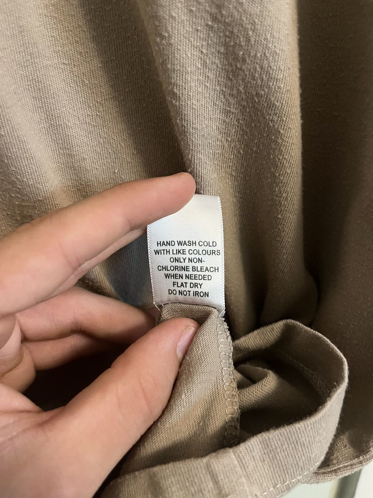 Essentials × Fear of God Fear of God Essentials Taupe Logo T-Shirt Size US S / EU 44-46 / 1 - 6 Thumbnail